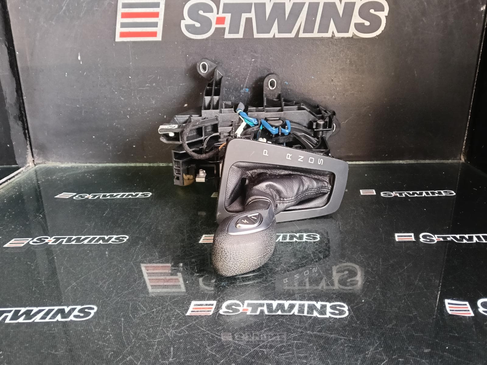 2017 FORD FOCUS GEAR STICK SHIFTER AUTO SHIFTER, LZ, 07/15-11/18 0000418523