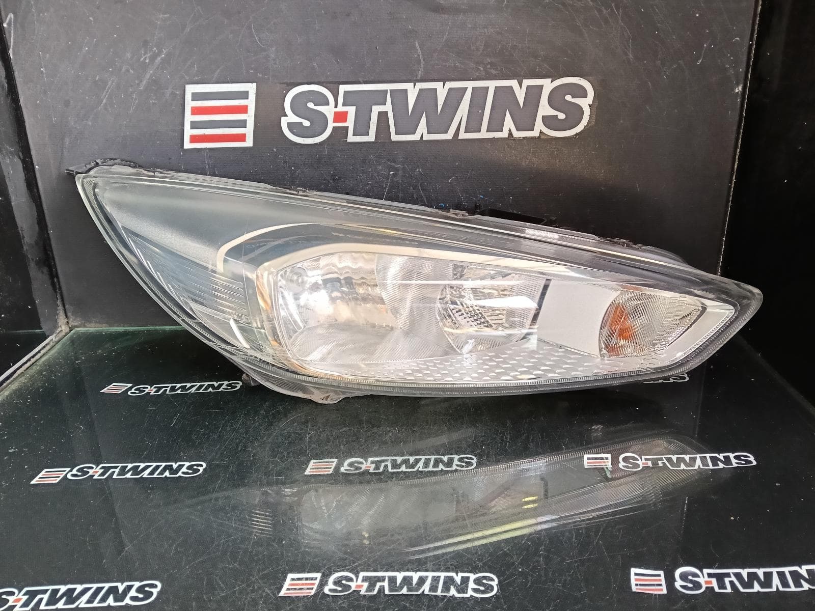 2017 FORD FOCUS RIGHT HEADLAMP LZ, TREND, HALOGEN TYPE, 07/15-11/18 0000418531