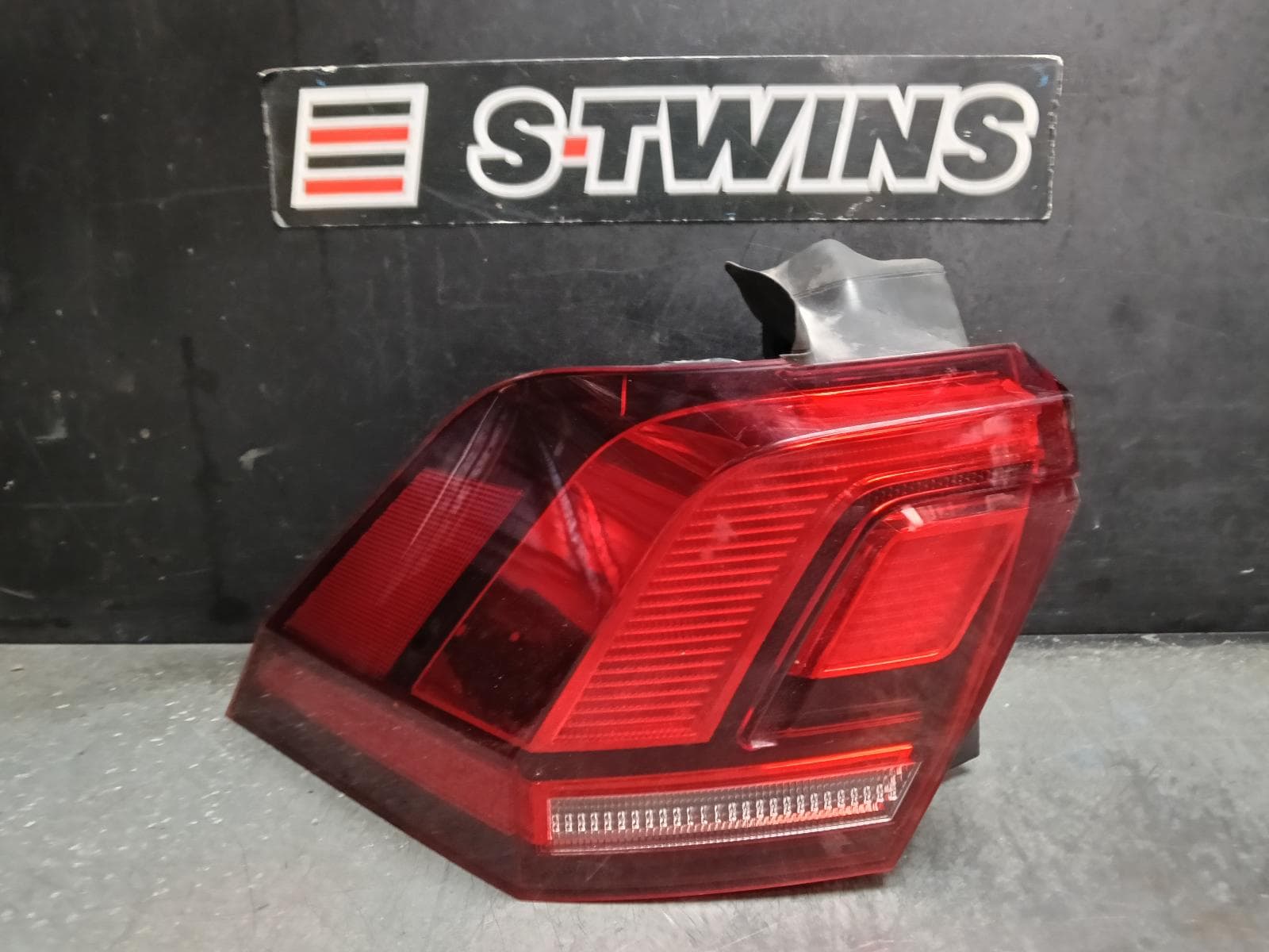 Used auto part listing image: 2023 VOLKSWAGEN TIGUAN LEFT TAILLIGHT IN BODY, W/ LED TYPE, NON DYNAMIC INDICATORS (8SK), NON ALLSPACE, 5NA, 06/16-02/24 0000410538