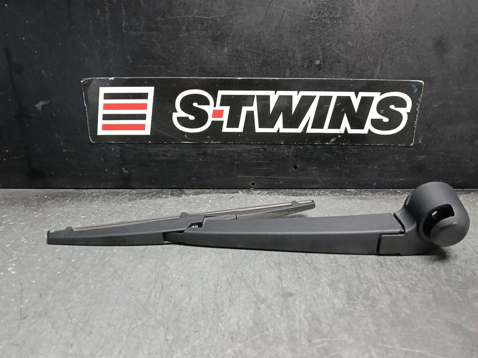 Used auto part listing image: 2023 MG ZS WIPER ARM TAILGATE, AZS1, 09/17- 0000418684