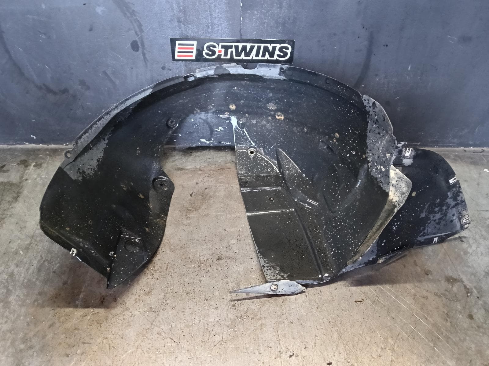 2019 MG ZS RIGHT GUARD LINER AZS1, FRONT, 09/17- 0000389557