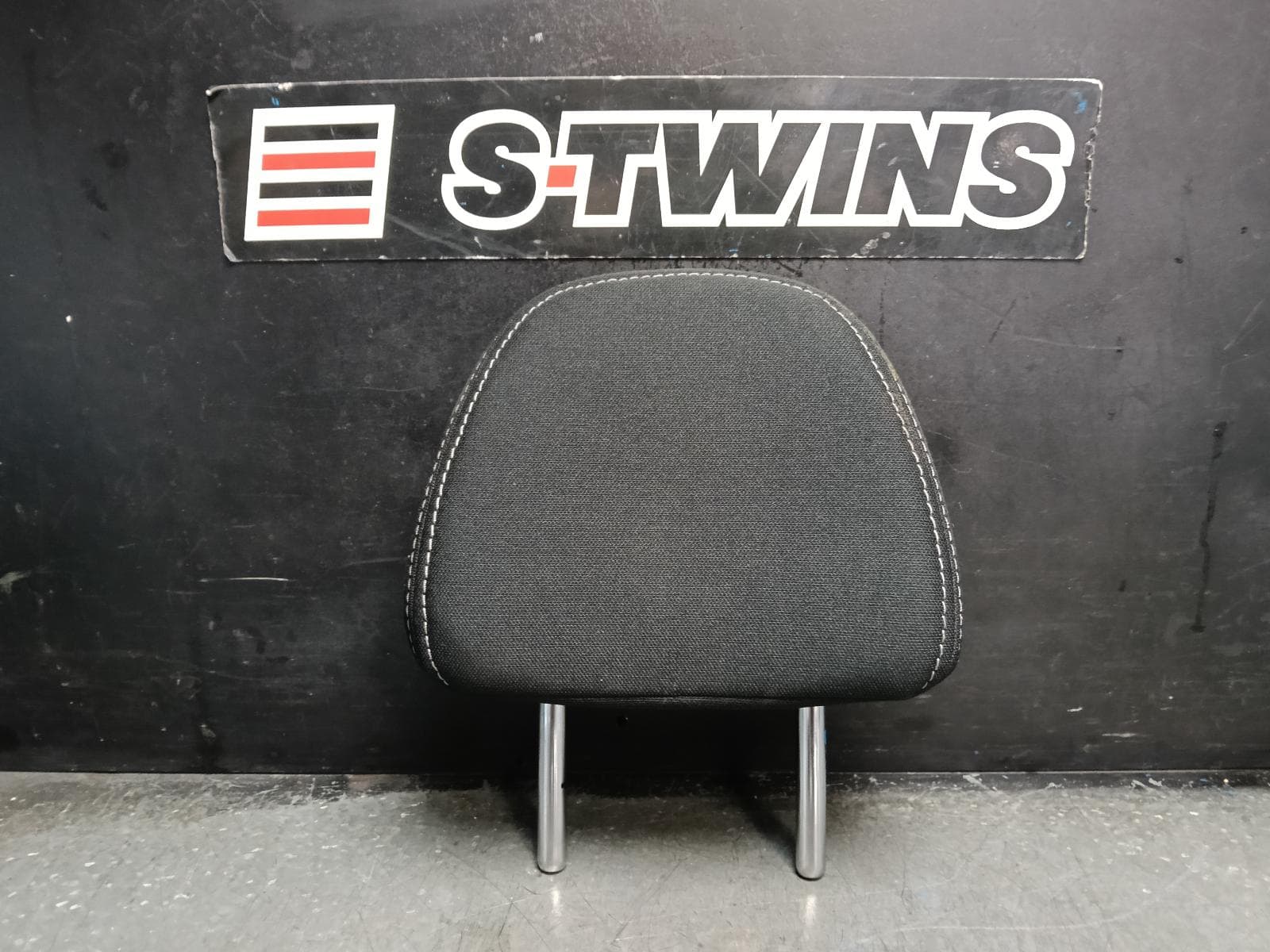 2023 MITSUBISHI OUTLANDER HEADREST RH REAR 2ND ROW, CLOTH, BLACK, ZM, 08/21- 0000418821