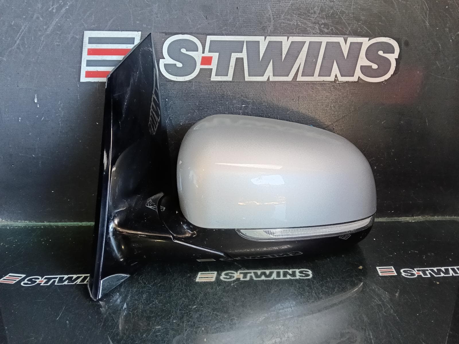 Used auto part listing image: 2016 KIA CARNIVAL/GRAND CARNIVAL LEFT DOOR MIRROR YP, POWER FOLD, W/ BLIND SPOT & CAMERA TYPE, 12/14-10/20 0000418762