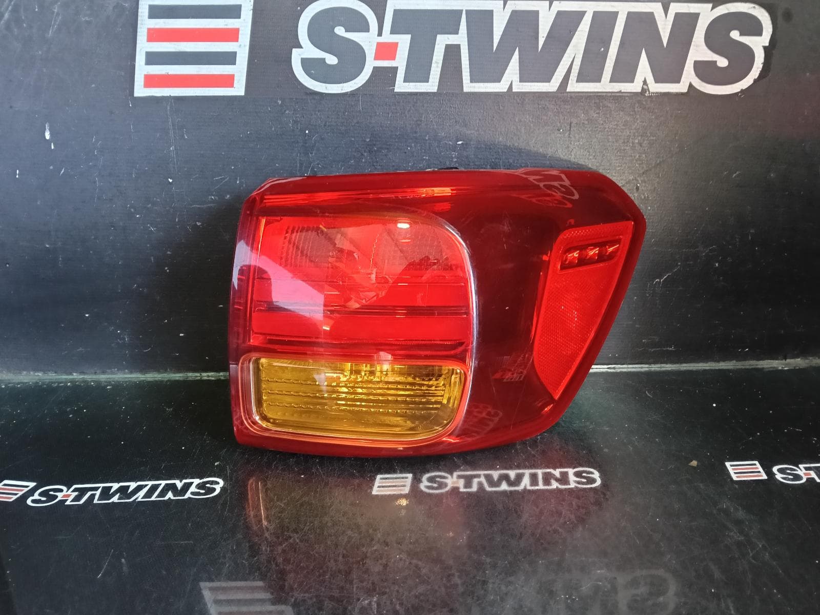 2016 KIA CARNIVAL/GRAND CARNIVAL RIGHT TAILLIGHT YP, LED TYPE, 12/14-04/18 0000418766