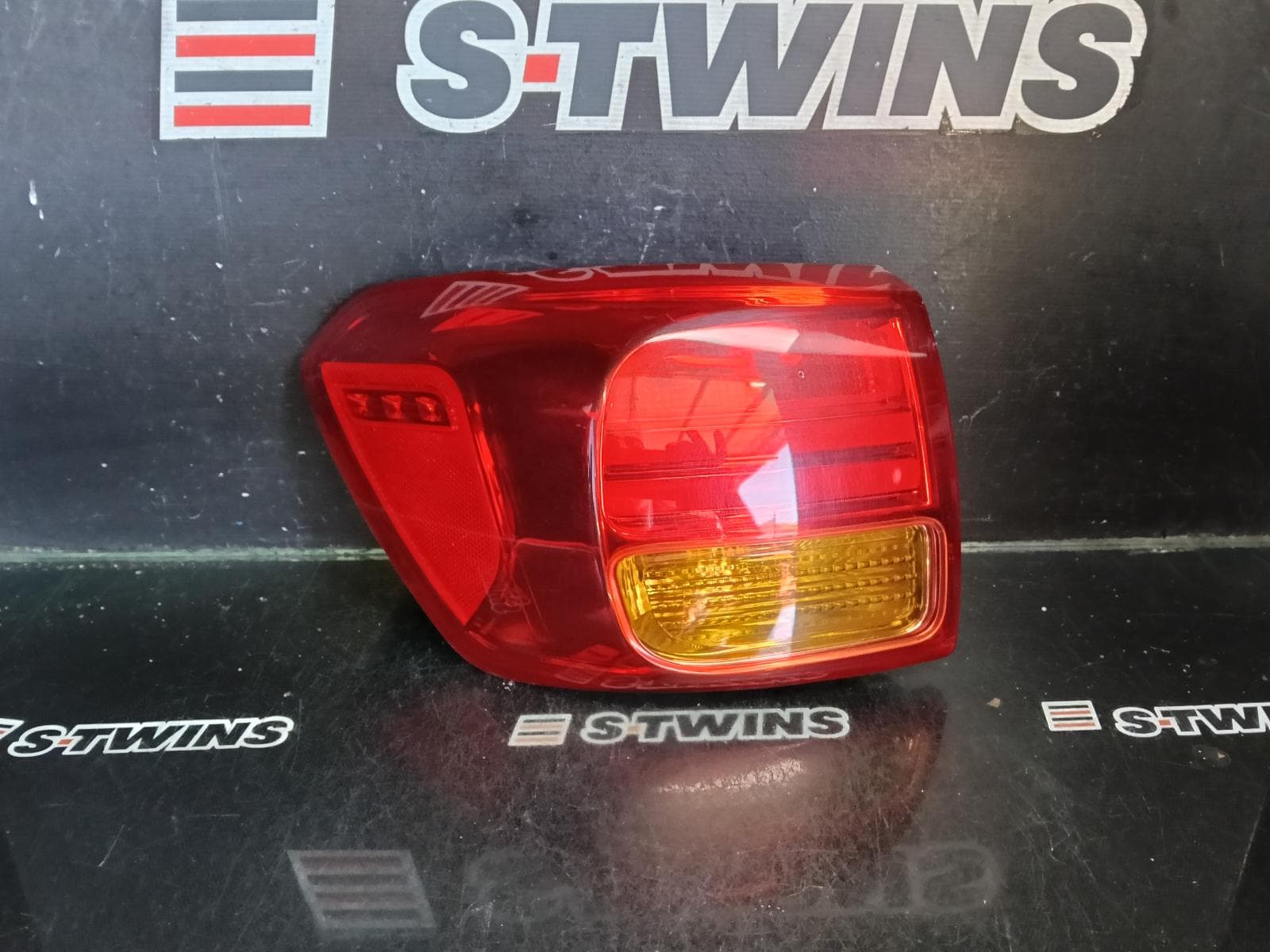 2016 KIA CARNIVAL/GRAND CARNIVAL LEFT TAILLIGHT YP, LED TYPE, 12/14-04/18 0000418767