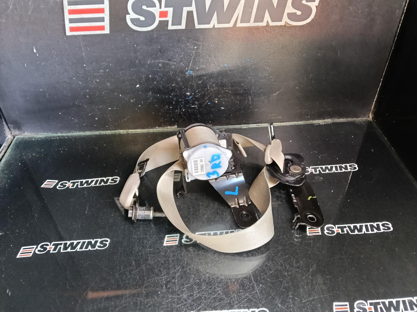 2016 KIA CARNIVAL/GRAND CARNIVAL SEAT BELT STALK LH REAR 3RD ROW, SEAT BELT ONLY, YP, 12/14-10/20 0000418776