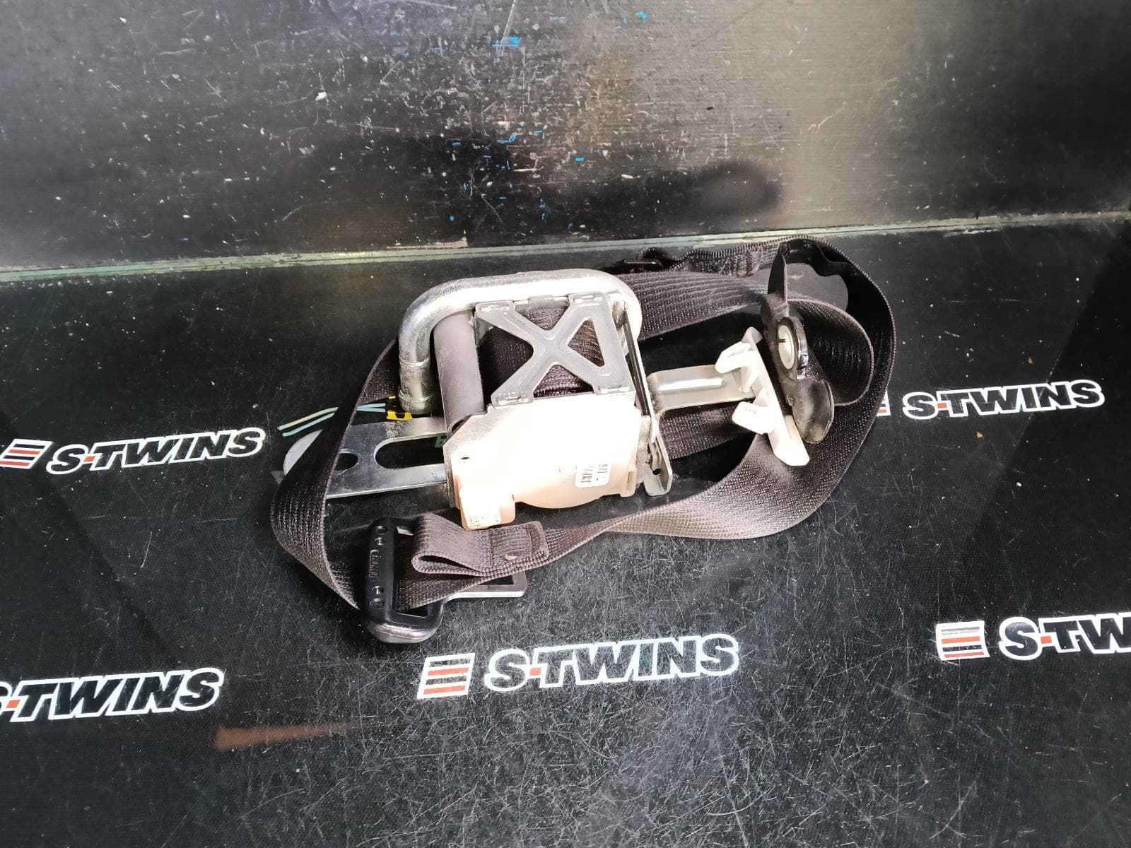 2014 JEEP GRANDCHEROKEE SEAT BELT STALK LH FRONT, SEAT BELT ONLY, WK, 09/12-08/18 0000418925
