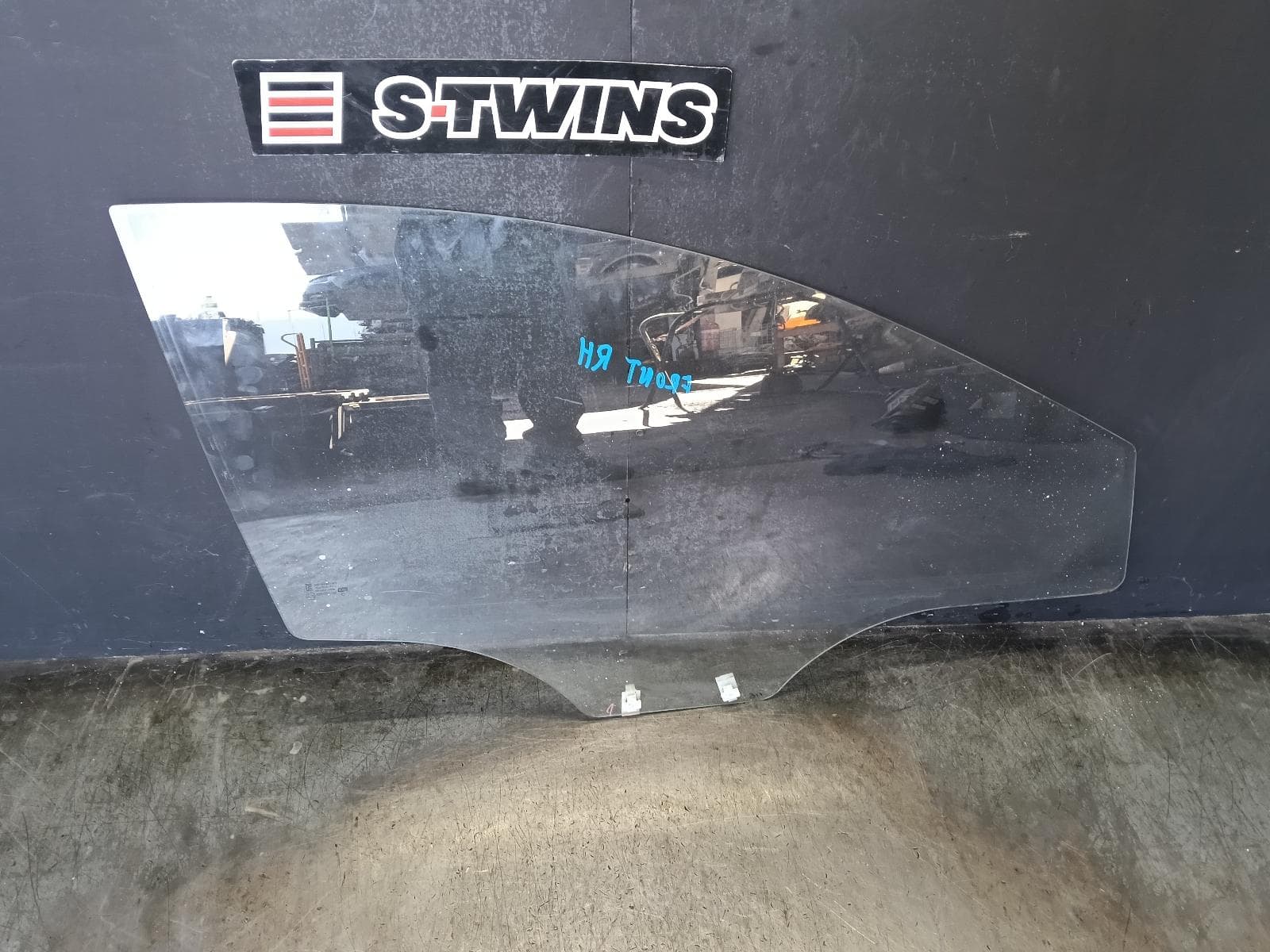 2017 HYUNDAI ACCENT RIGHT FRONT DOOR WINDOW RB, 05/11-12/19 0000418888