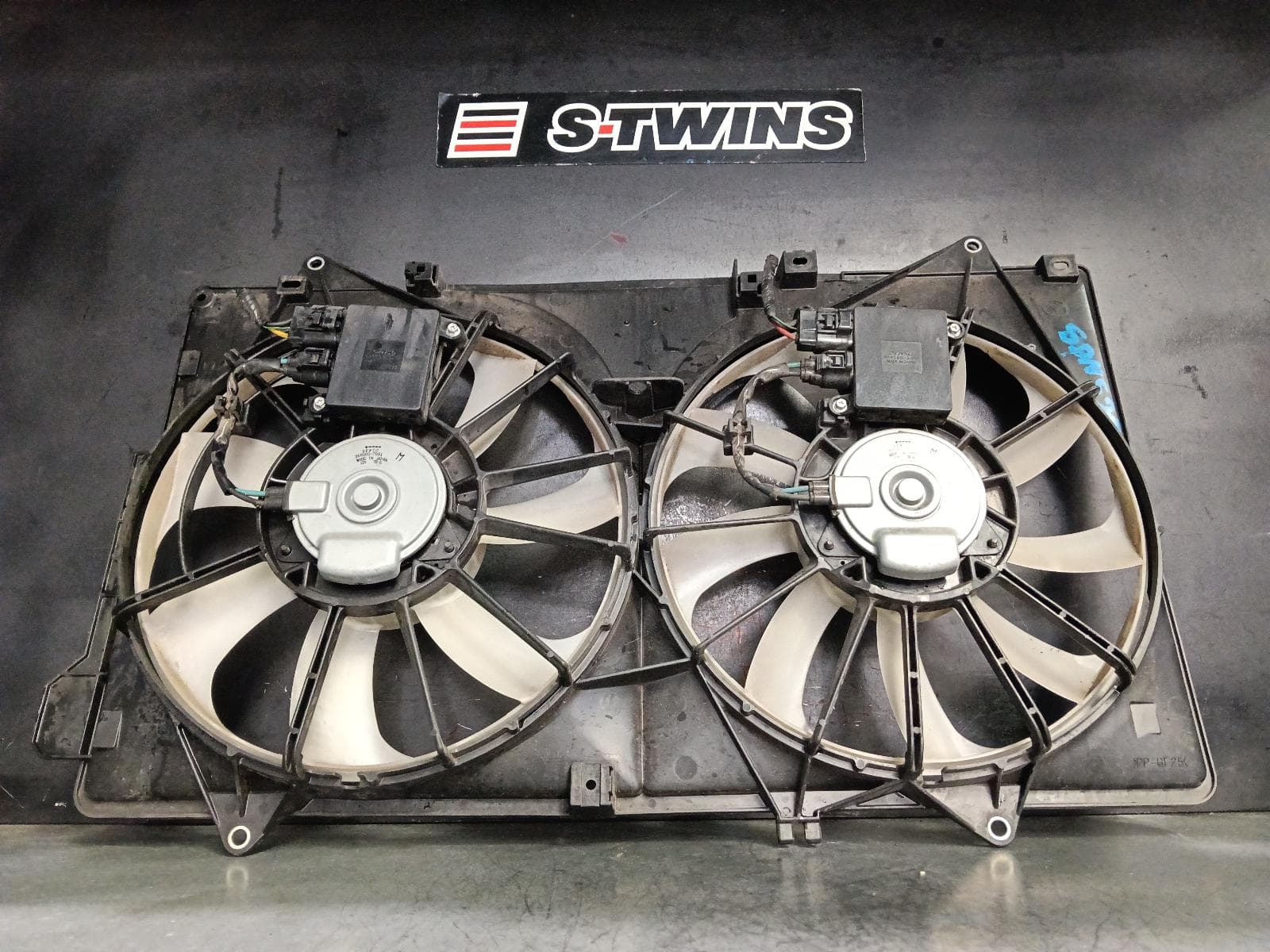 Used auto part listing image: 2018 MAZDA CX5 FAN DUAL FAN ASSY, DIESEL, 2.2, BI-TURBO, SH-VPTS CODE, KF, 02/17-04/18 0000391817