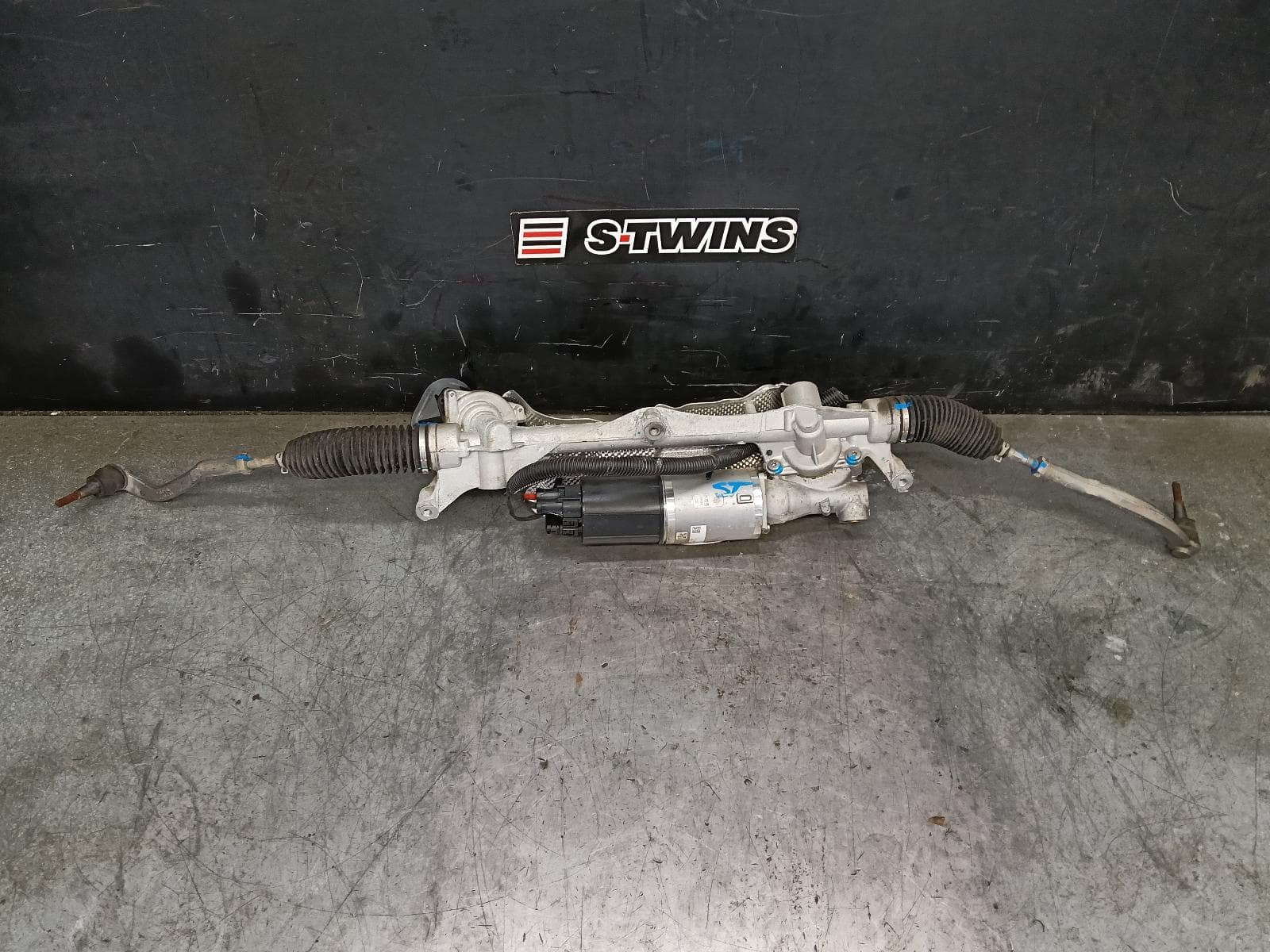 Used auto part listing image: 2021 VOLVO XC40 STEERING BOX RACK 02/18- 0000418414