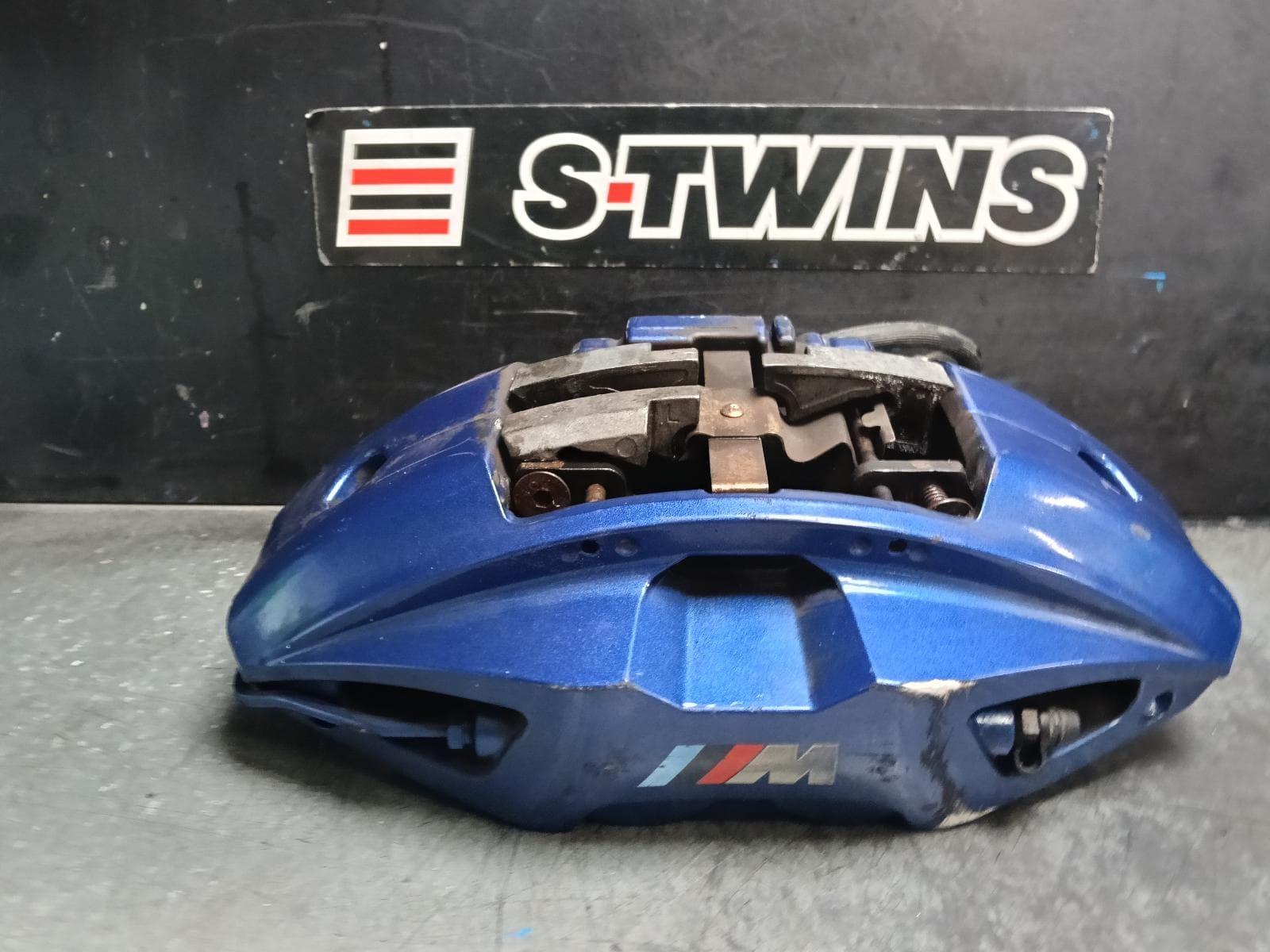 Used auto part listing image: 2018 BMW X3 CALIPER RH FRONT, M SPORT, BLUE, G01/F97, 08/17-08/24 0000419038