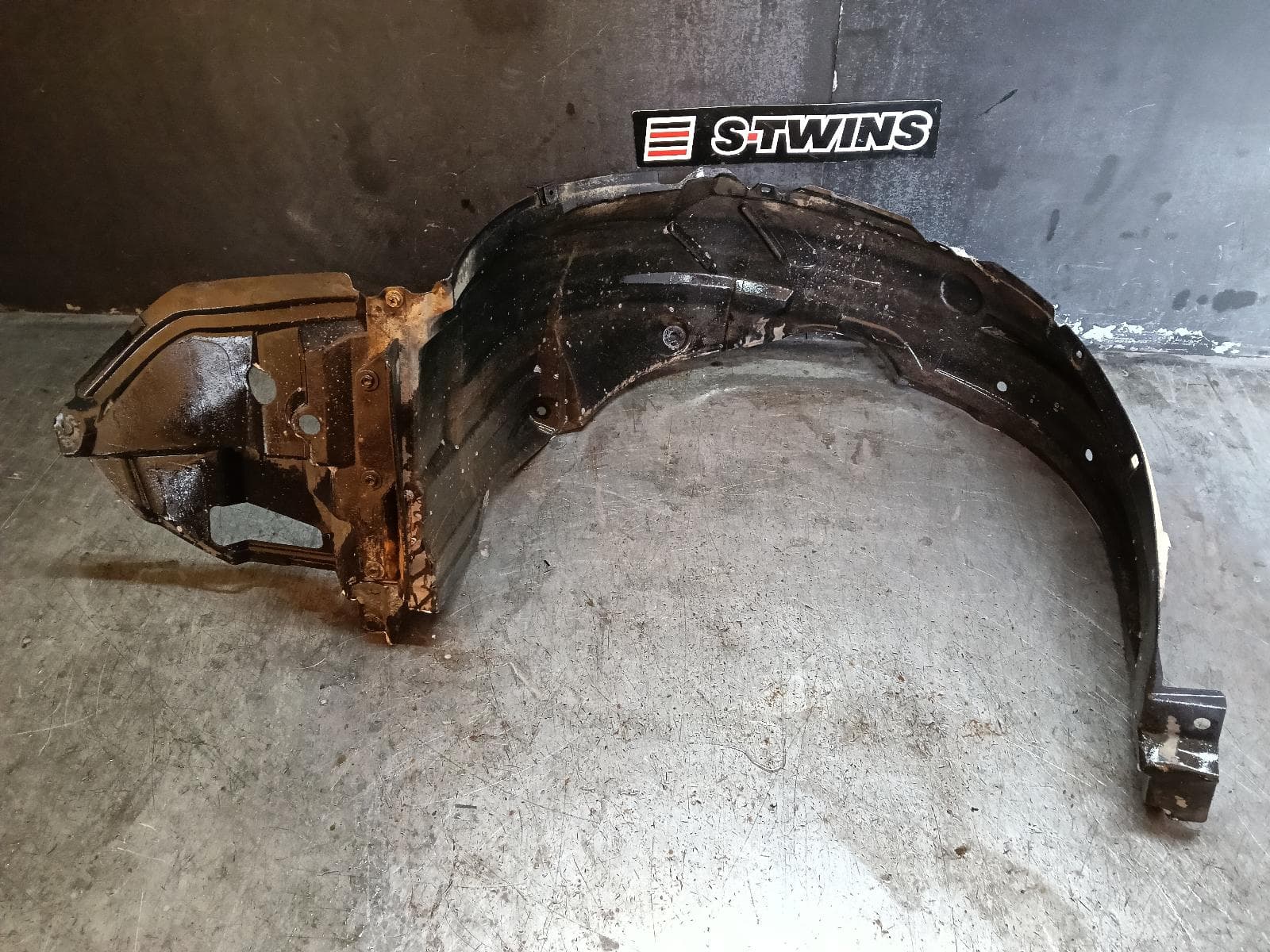2017 TOYOTA COROLLA LEFT GUARD LINER ZRE172R, SEDAN, 12/13-06/19 0000410487