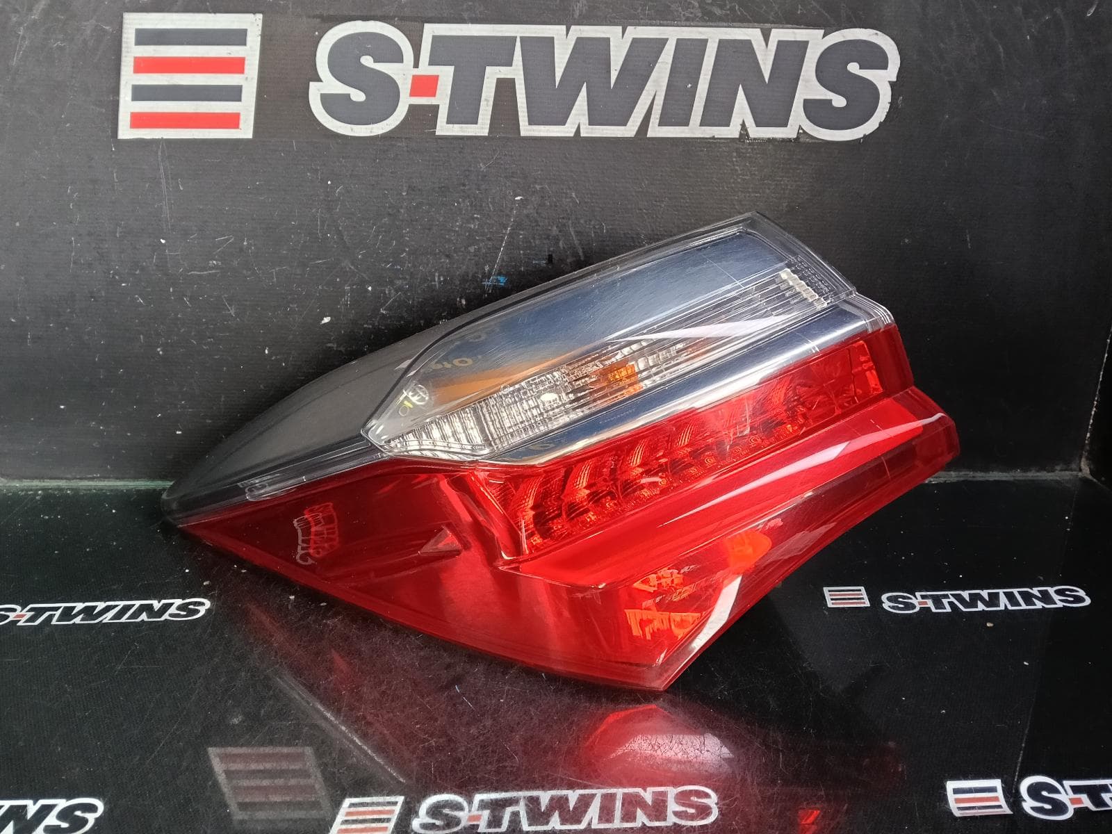 2017 TOYOTA COROLLA LEFT TAILLIGHT ZRE172R, SEDAN, 11/16-06/19 0000410512