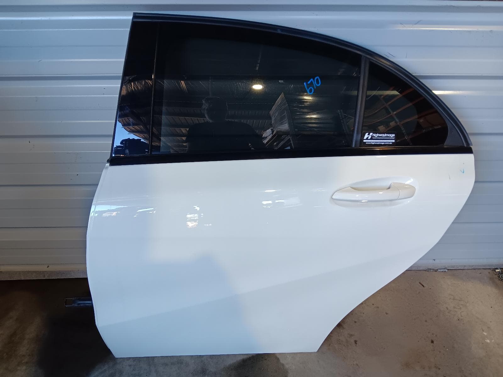 Used auto part listing image: 2017 MERCEDES A CLASS LEFT REAR DOOR SLIDING W176, 09/12-03/18 0000391953