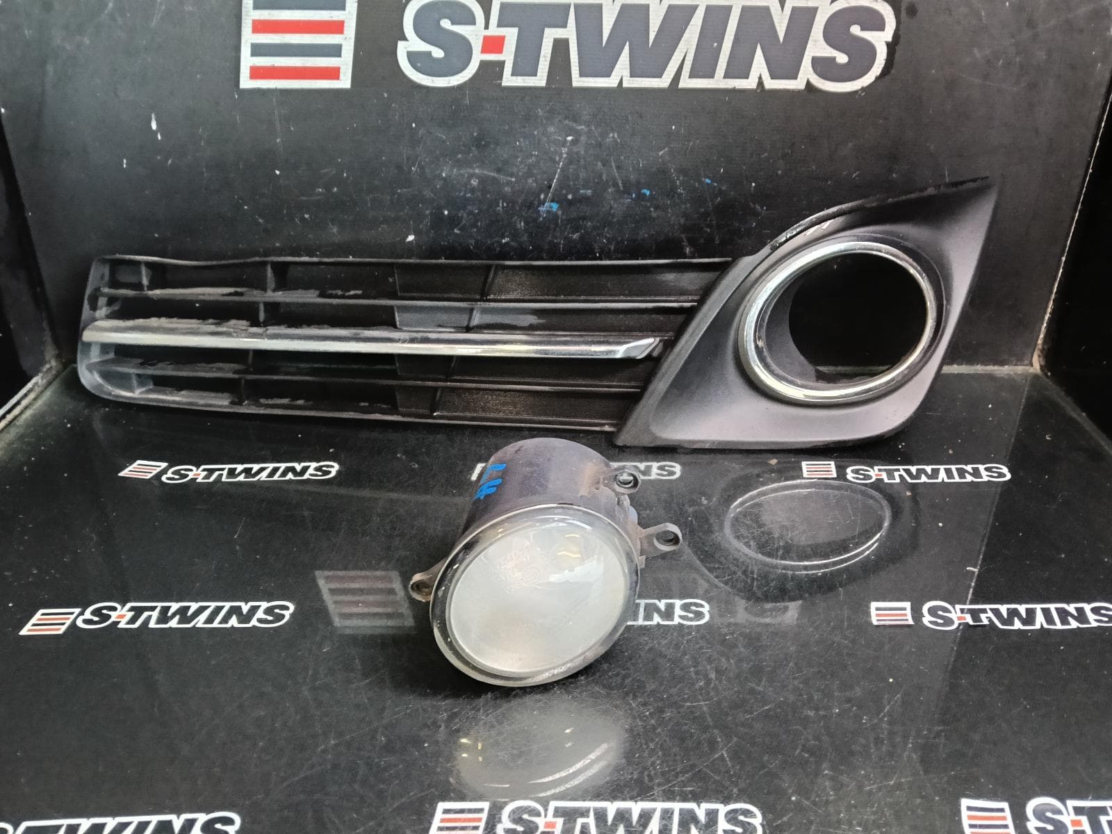 Used auto part listing image: 2013 TOYOTA CAMRY BUMPER FOGLAMP, ASV50/AVV50, 11/11-03/15 0000419174