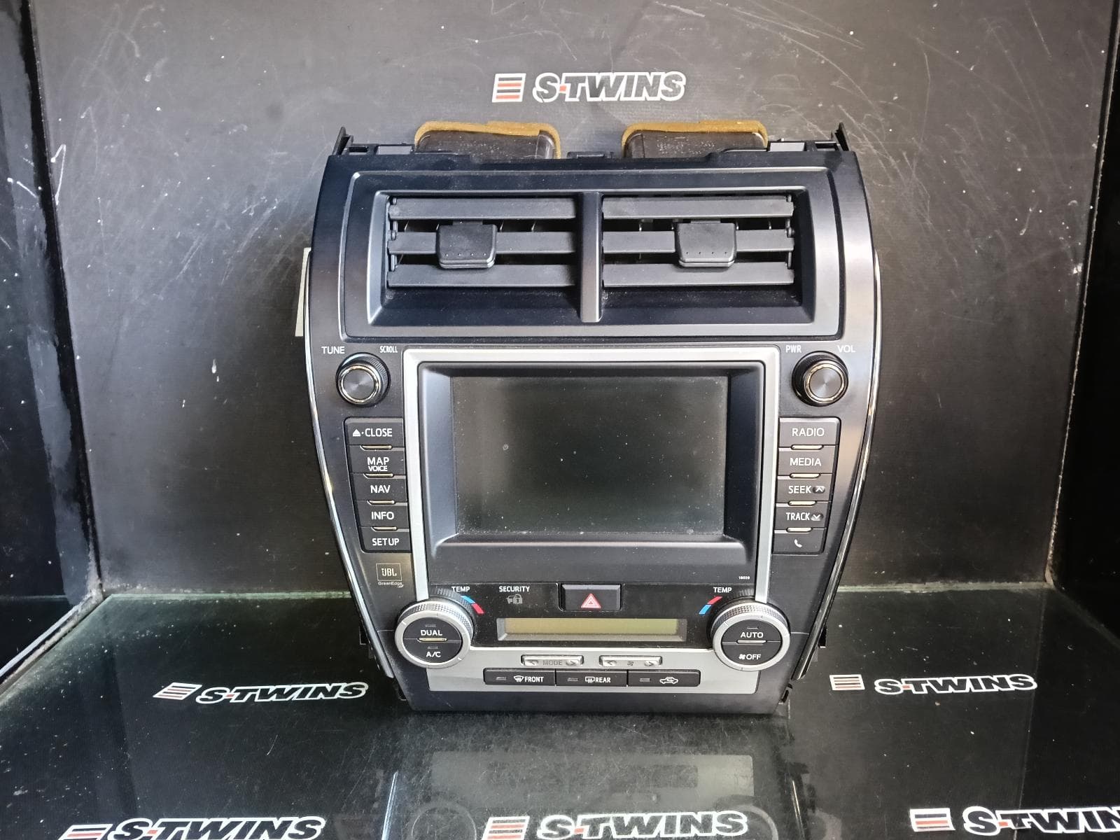 Used auto part listing image: 2013 TOYOTA CAMRY 7in SAT NAV HEAD UNIT (P/N ON FACE 18039), ASV50/AVV50, 11/11-05/15 0000419049