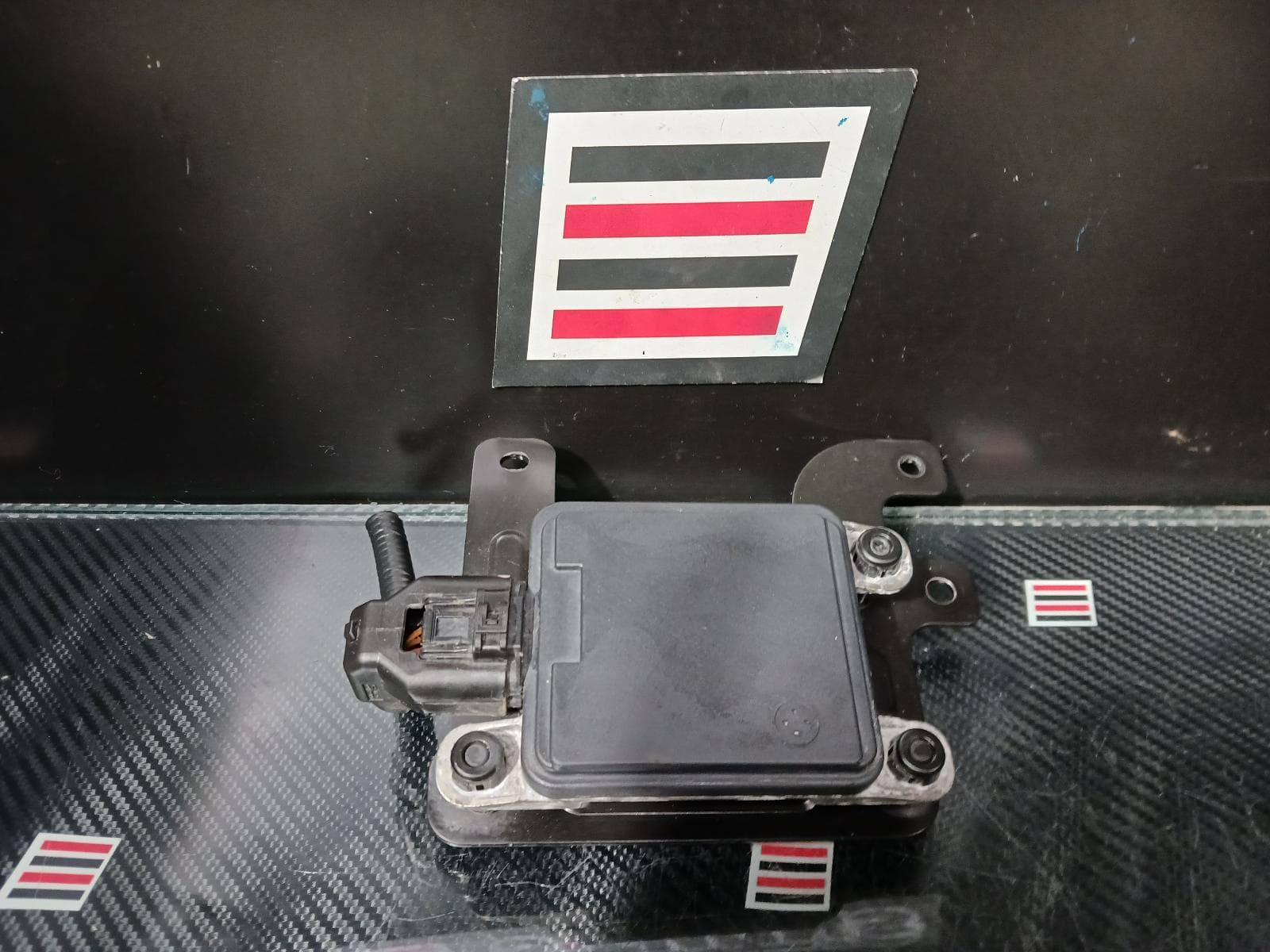 Used auto part listing image: 2021 HYUNDAI SANTA FE MISC TM, 03/18-10/23 0000225078 FRONT RADAR MODULE