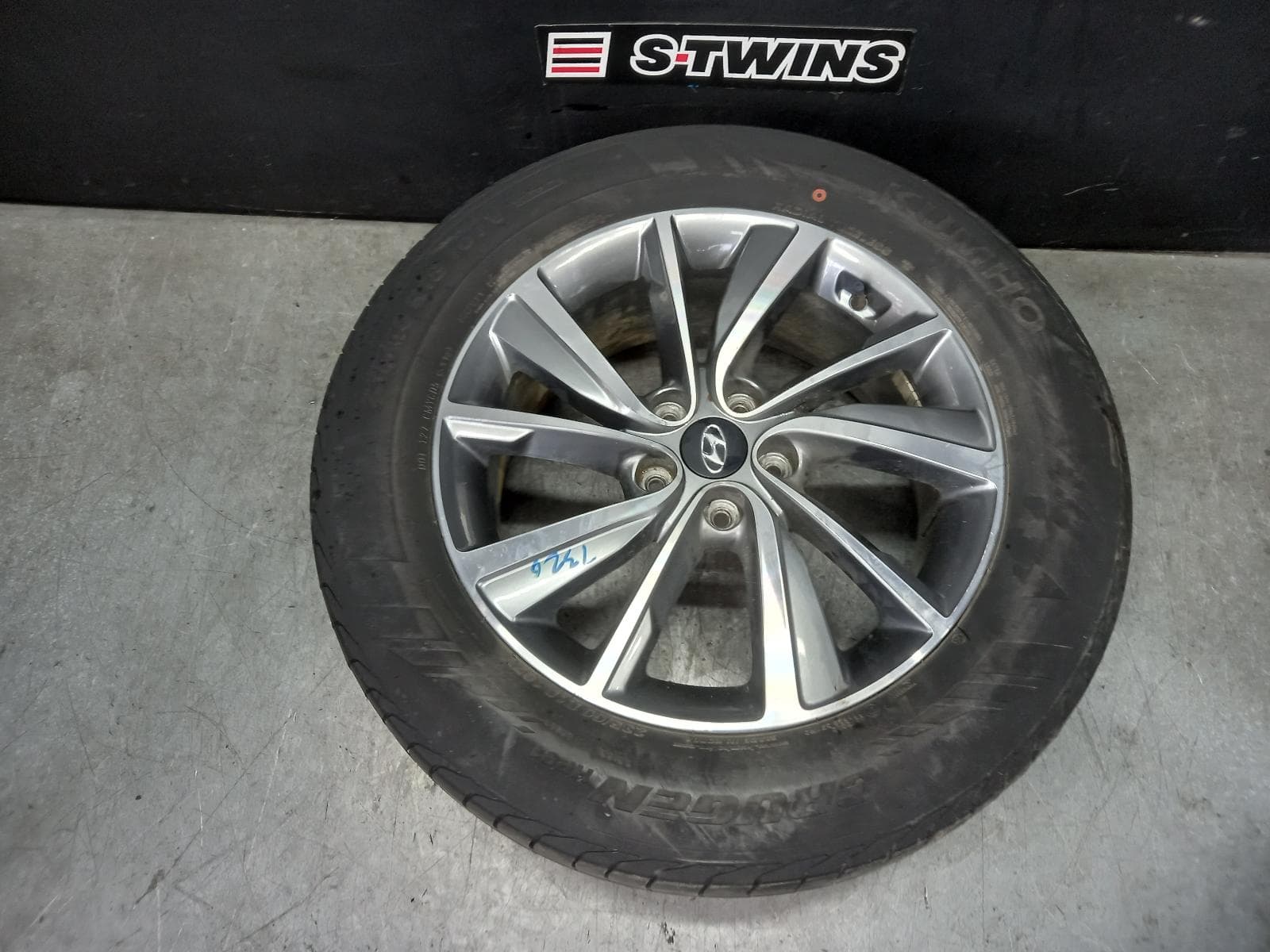 2019 HYUNDAI SANTA FE WHEEL MAG FACTORY, 5 U SPOKE, 18X7.5IN, TM, 03/18-09/20 0000386346