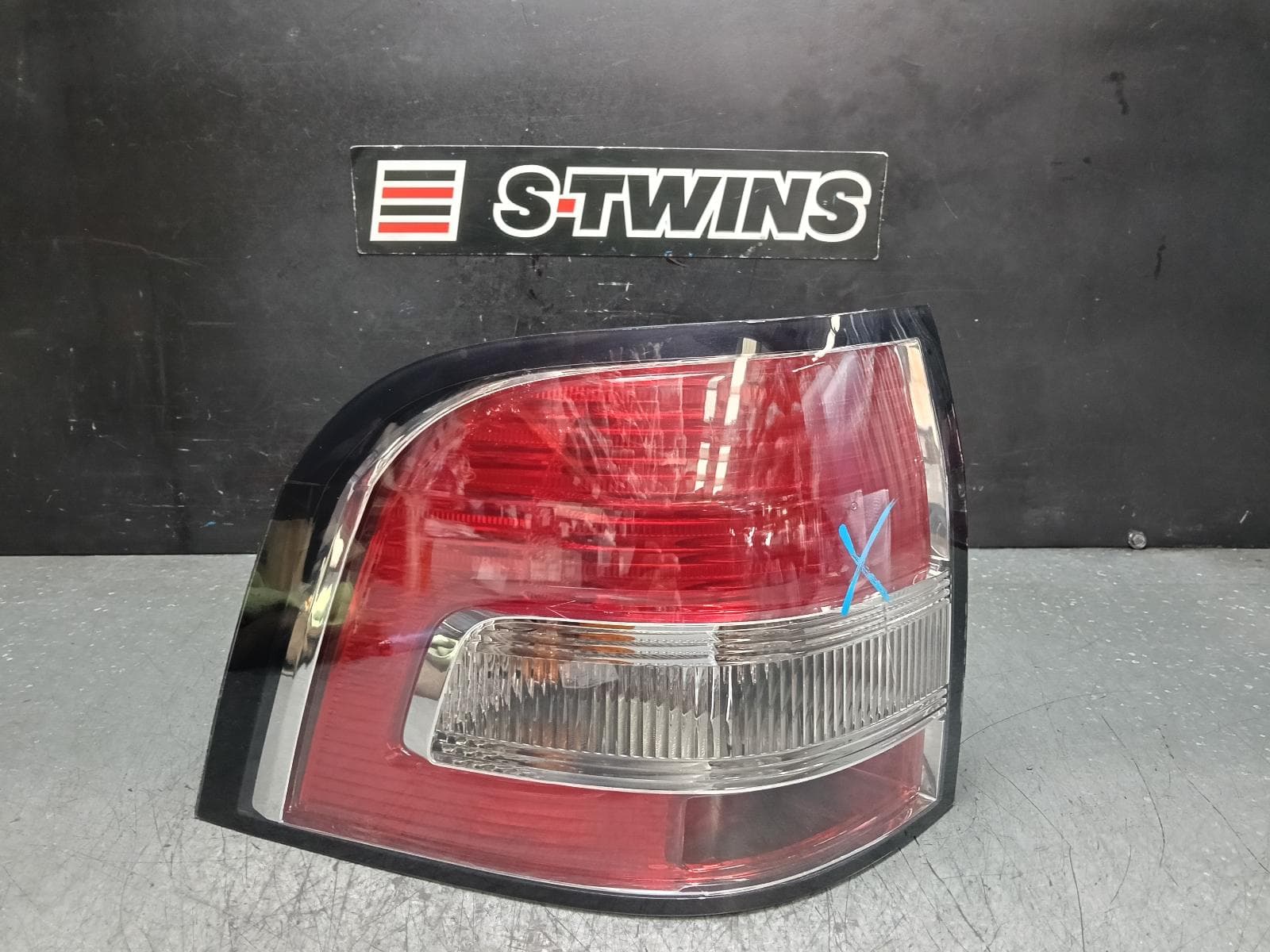 Used auto part listing image: 2011 HOLDEN COMMODORE LEFT TAILLIGHT VE, UTE, 08/06-05/13 0000396104