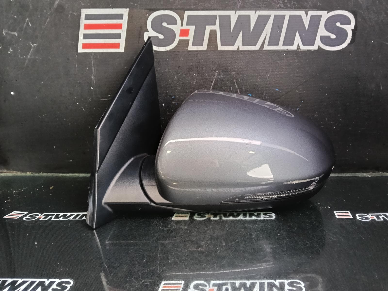 Used auto part listing image: 2019 HYUNDAI TUCSON LEFT DOOR MIRROR TL, MANUAL FOLD, W/ INDICATOR TYPE, 06/18-01/21 0000393724