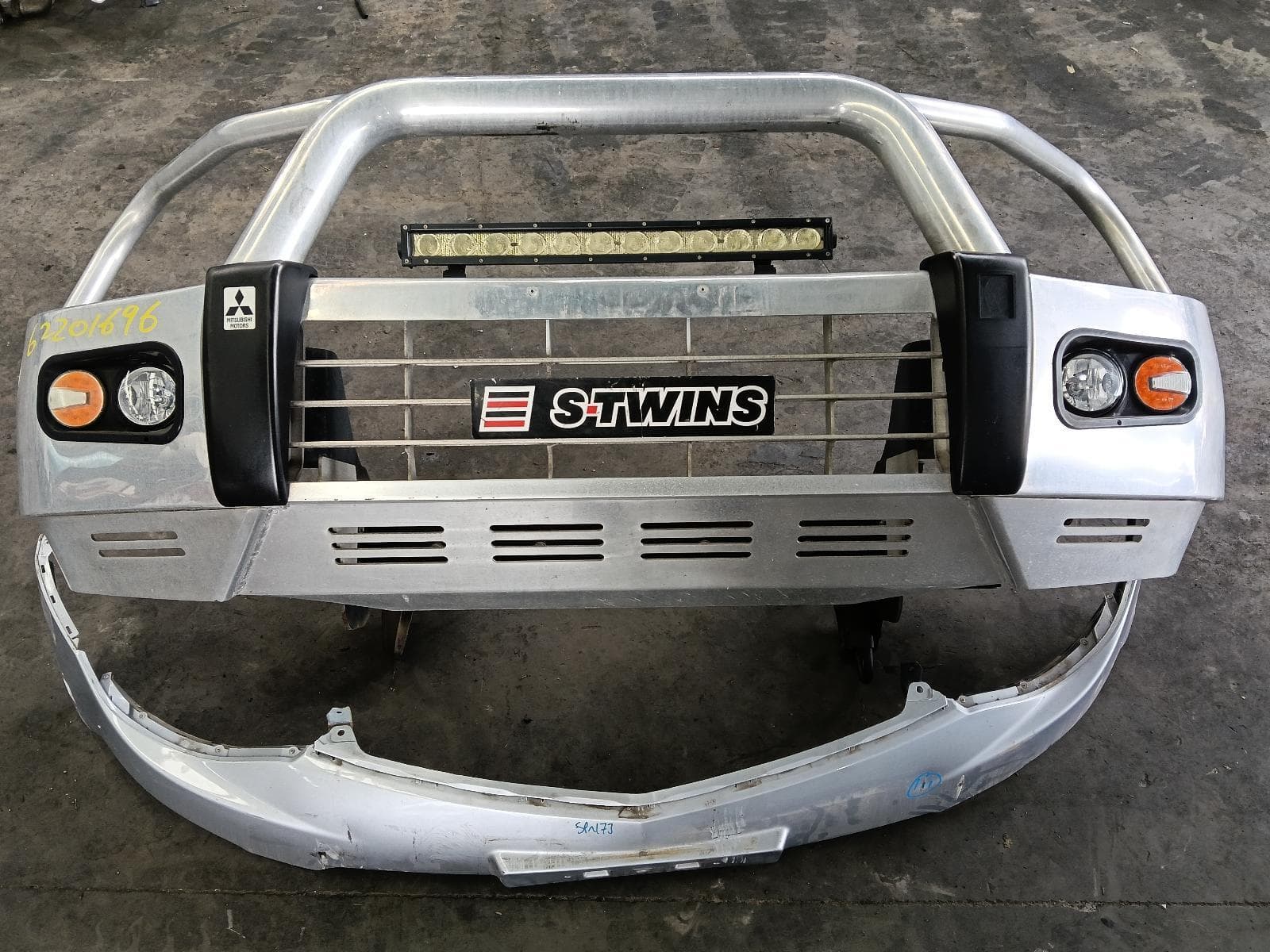 Used auto part listing image: 2017 MITSUBISHI PAJERO FRONT BUMPER BULL BAR-ALLOY, PAJERO SPORT, QE, POLISHED TYPE, 10/15-10/19 0000397049