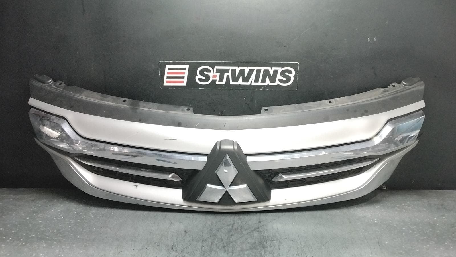 2017 MITSUBISHI PAJERO GRILLE RADIATOR GRILLE, CHROME, W/ CAMERA TYPE, PAJERO SPORT, QE, GLS/GLX, 10/15-10/19 0000397050