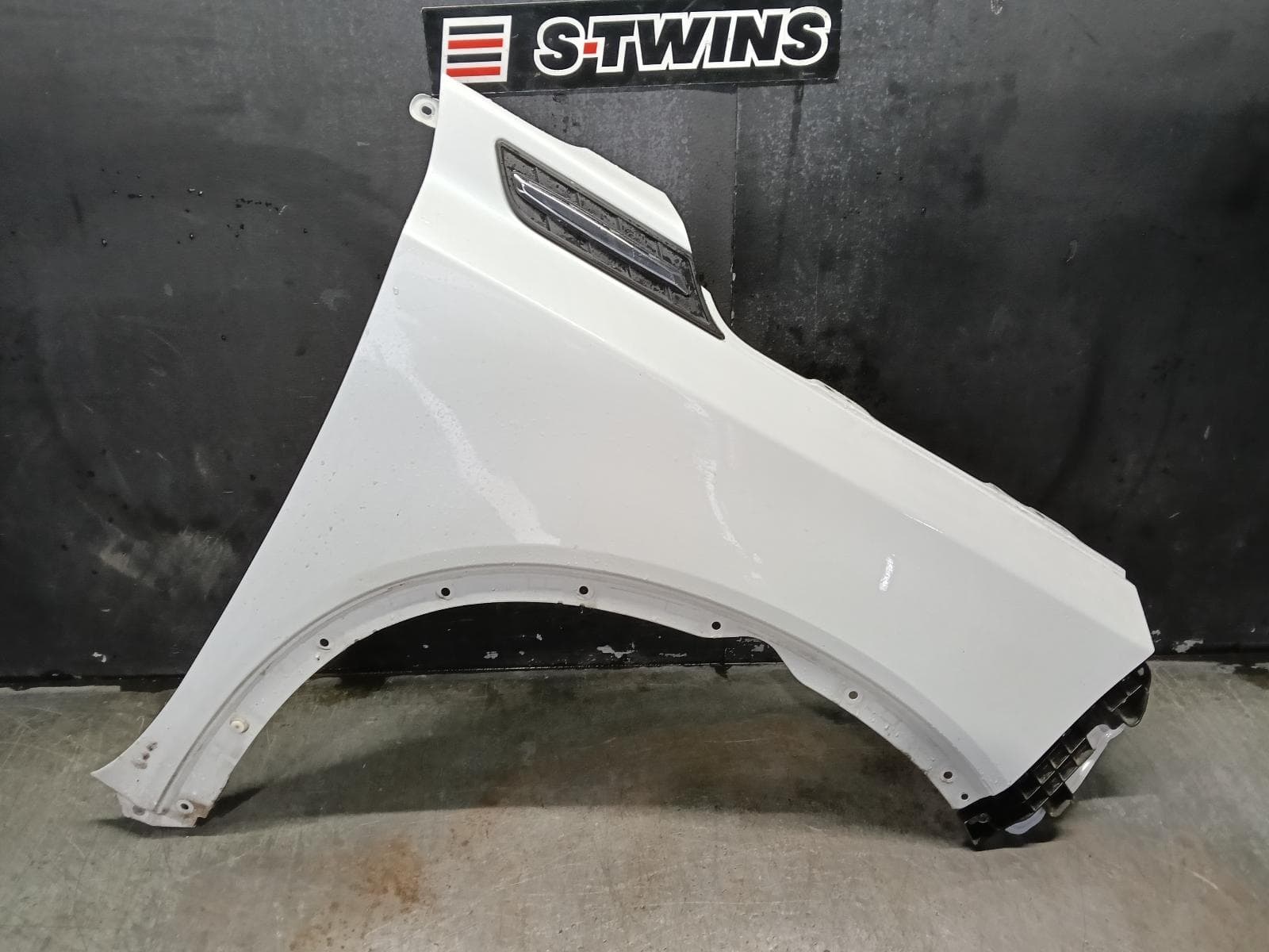 Used auto part listing image: 2019 SUZUKI VITARA RIGHT GUARD VITARA, LY (VIN TSM), NON INDICATOR TYPE, 06/15- 0000392229