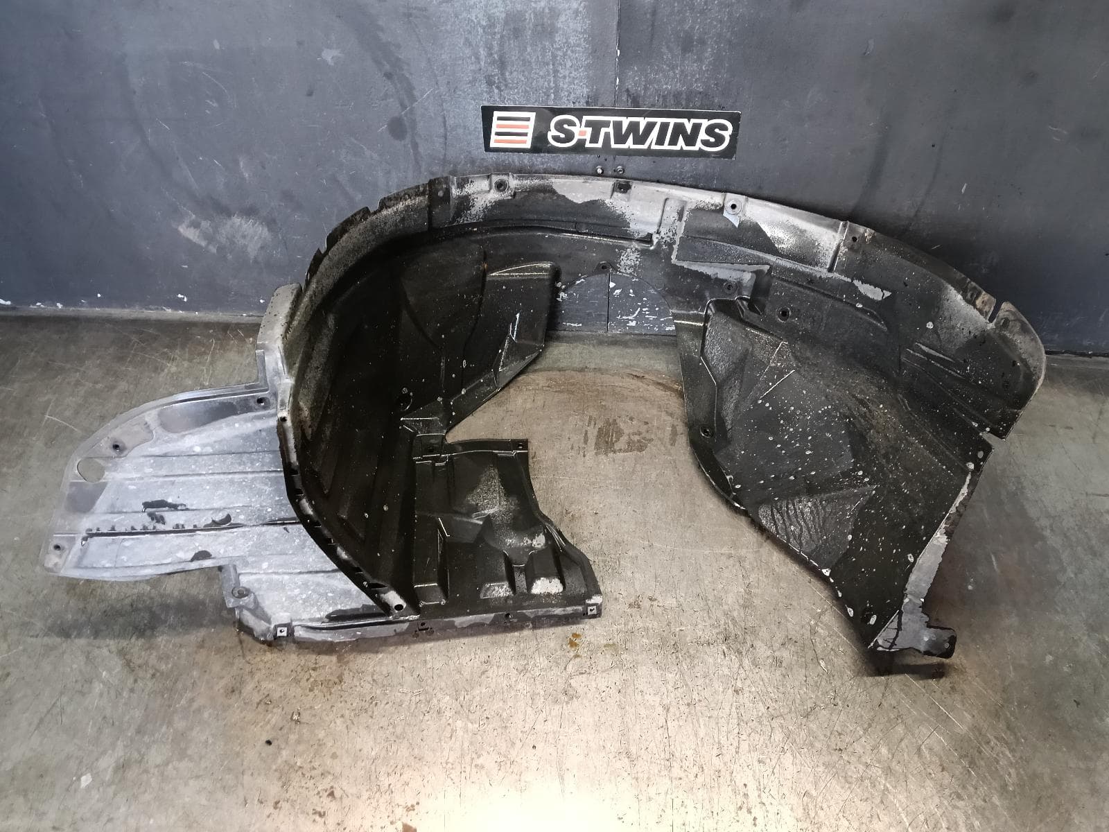 Used auto part listing image: 2019 SUZUKI VITARA LEFT GUARD LINER VITARA, LY (VIN TSM), FRONT, 06/15- 0000392245
