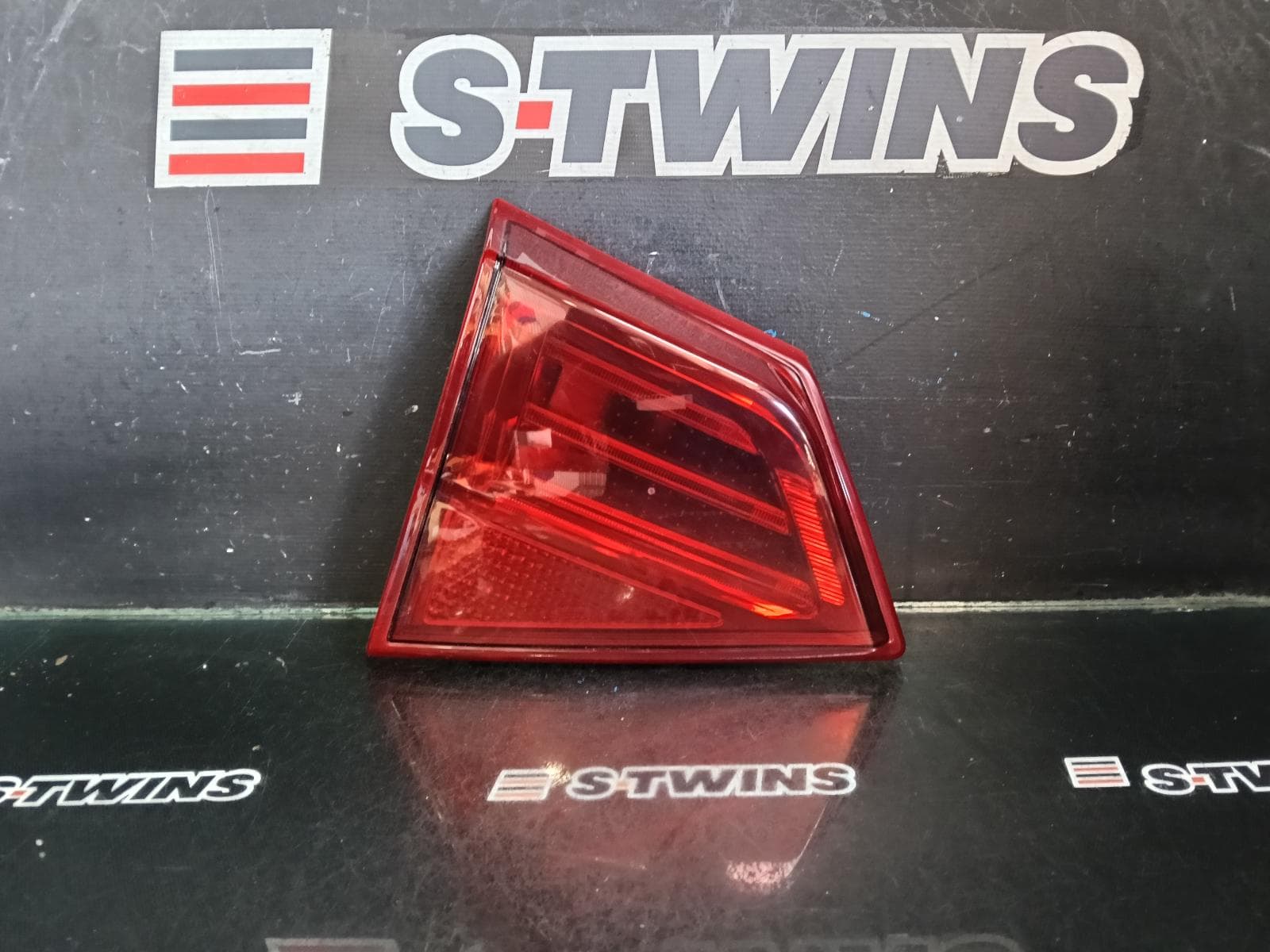 2019 SUZUKI VITARA REAR GARNISH TAILGATE LAMP (LH SIDE), W/ LED TYPE, VITARA, LY (VIN TSM), 10/18- 0000392360
