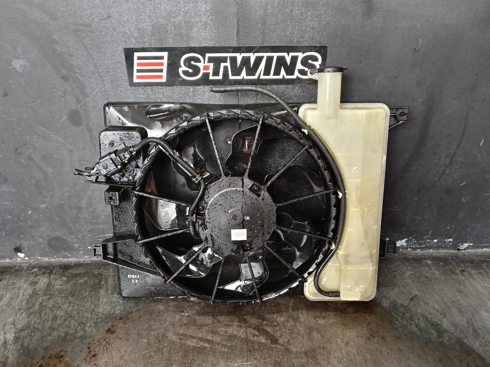 Used auto part listing image: 2015 HYUNDAI I30 FAN RADIATOR FAN, 1.8/2.0, PETROL, GD, 04/15-02/17 0000392430