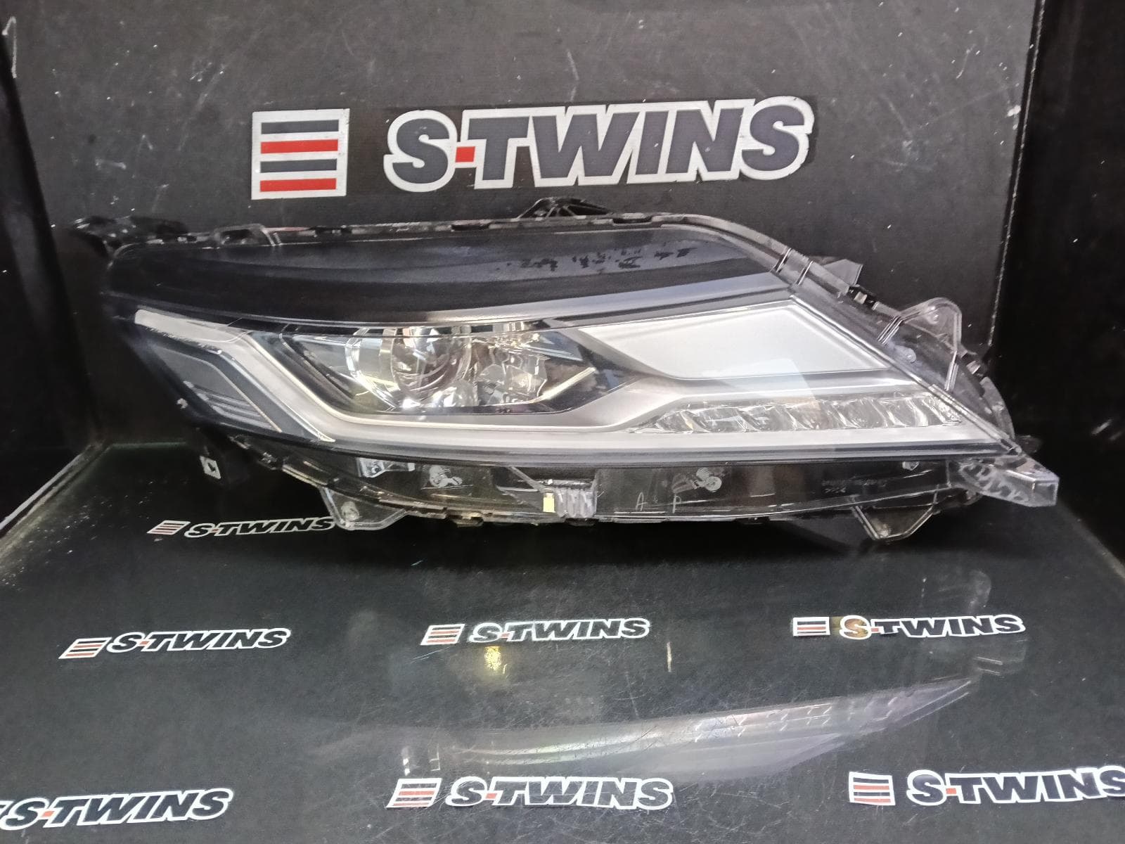 2020 MITSUBISHI PAJERO RIGHT HEADLAMP PAJERO SPORT, QF, W/ LED TYPE, 11/19-02/24 0000400806