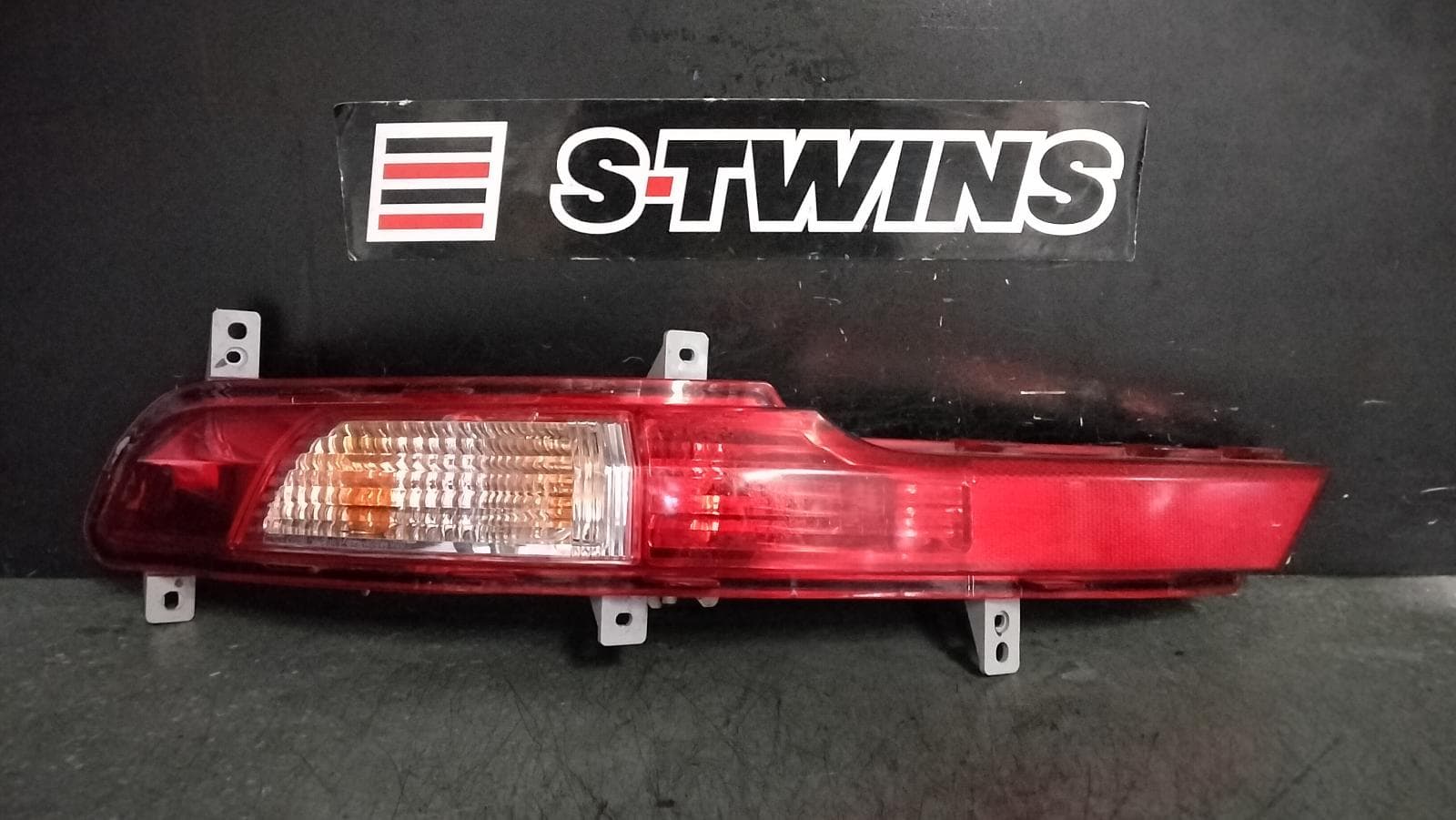 Used auto part listing image: 2014 KIA SPORTAGE LEFT TAILLIGHT SL, IN BUMPER FOGLAMP, W/ REVERSE LIGHT, 06/13-10/15 0000392513