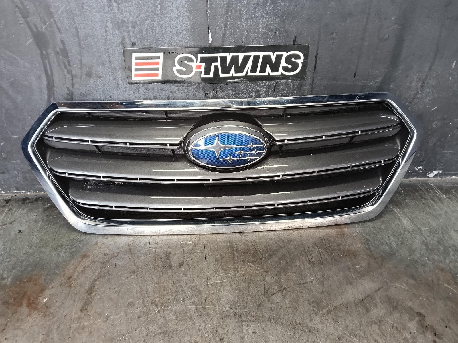 Used auto part listing image: 2016 SUBARU LIBERTY GRILLE RADIATOR GRILLE, 6TH GEN, 08/14-12/17 0000392824
