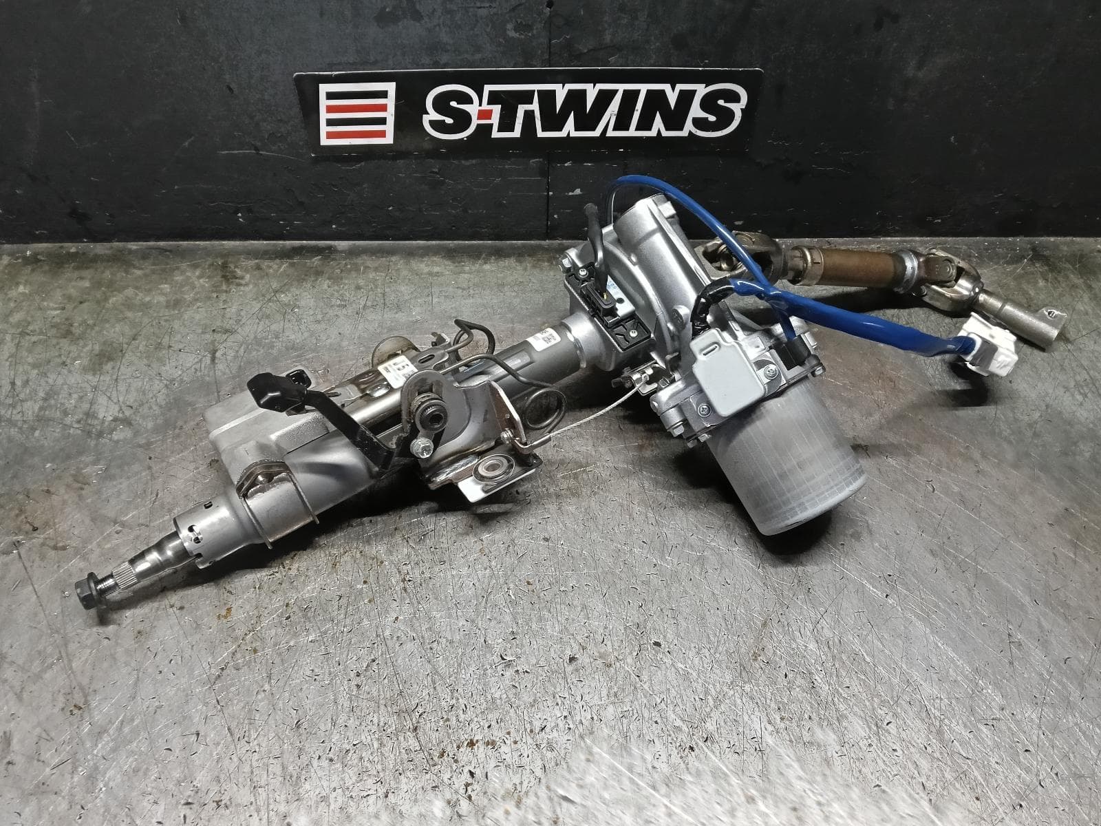 Used auto part listing image: 2018 TOYOTA TARAGO STEERING COLUMN ACR50R/GSR50R, PUSH BUTTON TYPE, 01/06-06/20 0000419383