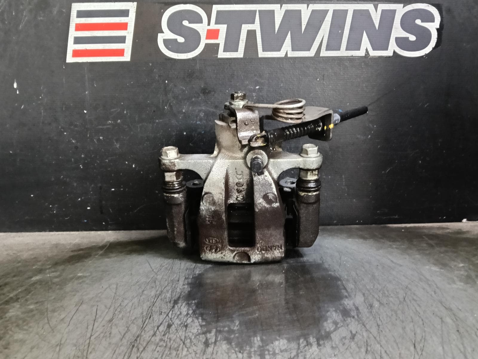 Used auto part listing image: 2017 HYUNDAI ACCENT CALIPER RH REAR, RB, 05/11-12/19 0000419242