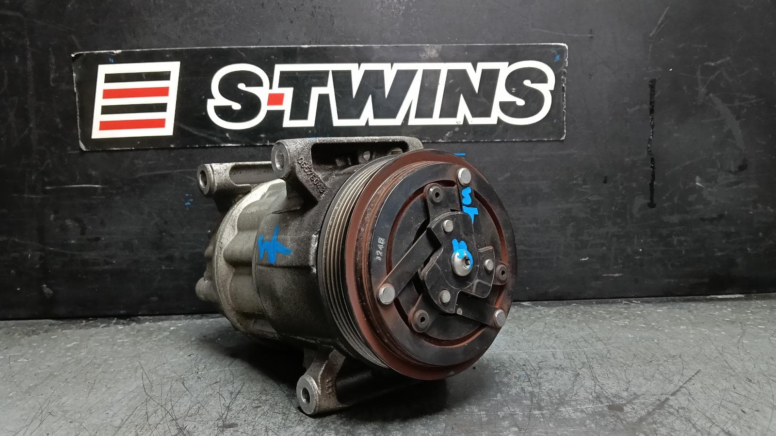 Used auto part listing image: 2015 JEEP RENEGADE A C COMPRESSOR BU, 1.4, PETROL, 08/15-01/20 0000419552