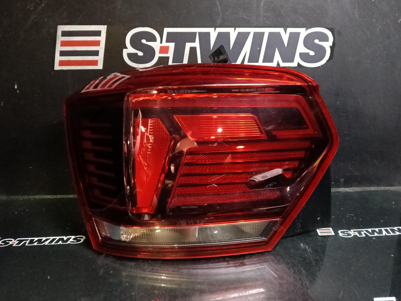 Used auto part listing image: 2019 VOLKSWAGEN POLO LEFT TAILLIGHT AW, W/ LED TYPE, 09/17-01/22 0000419578