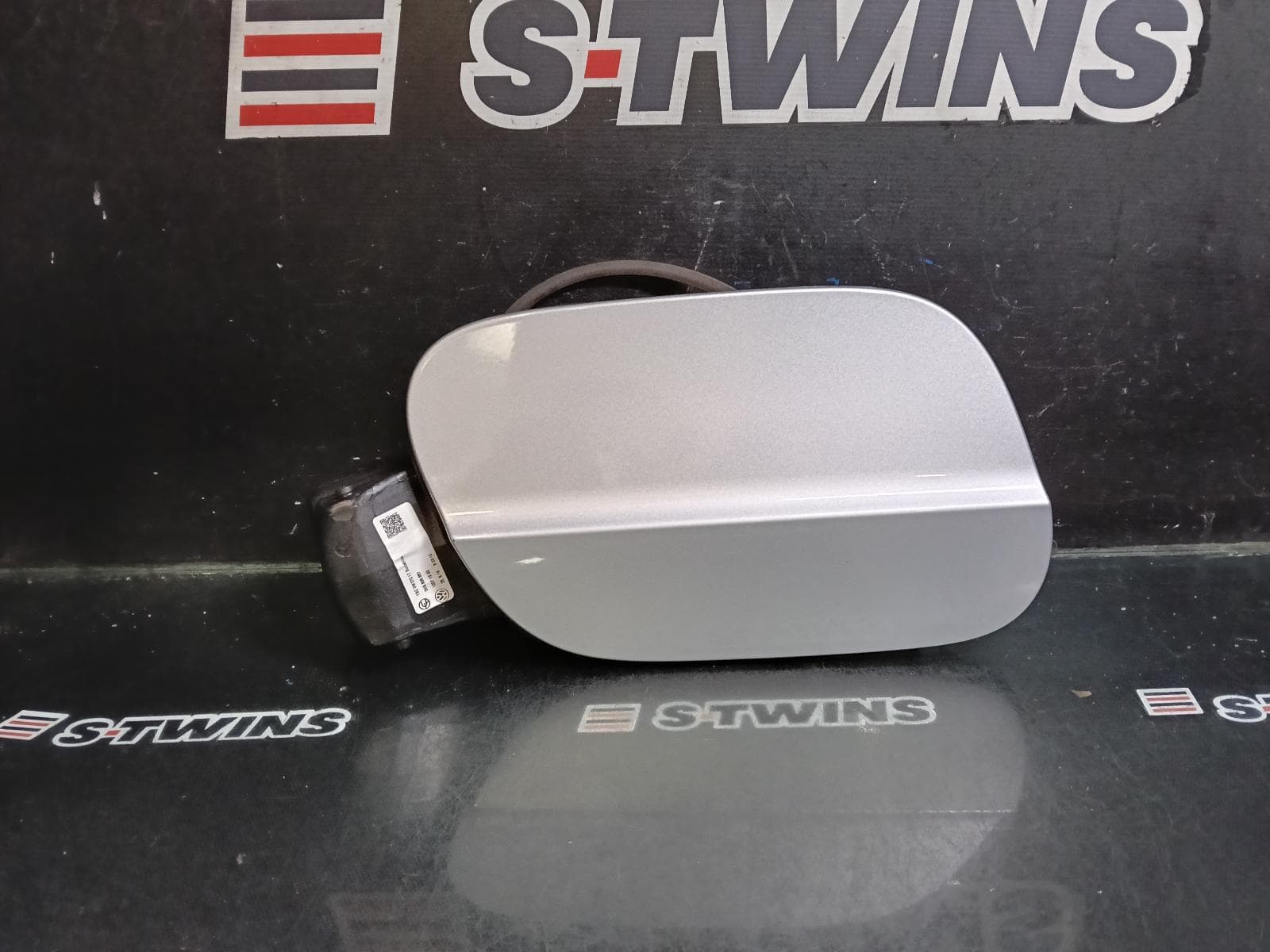 Used auto part listing image: 2019 VOLKSWAGEN POLO FUEL DOOR FILLER AW, FUEL FLAP, 09/17- 0000419751