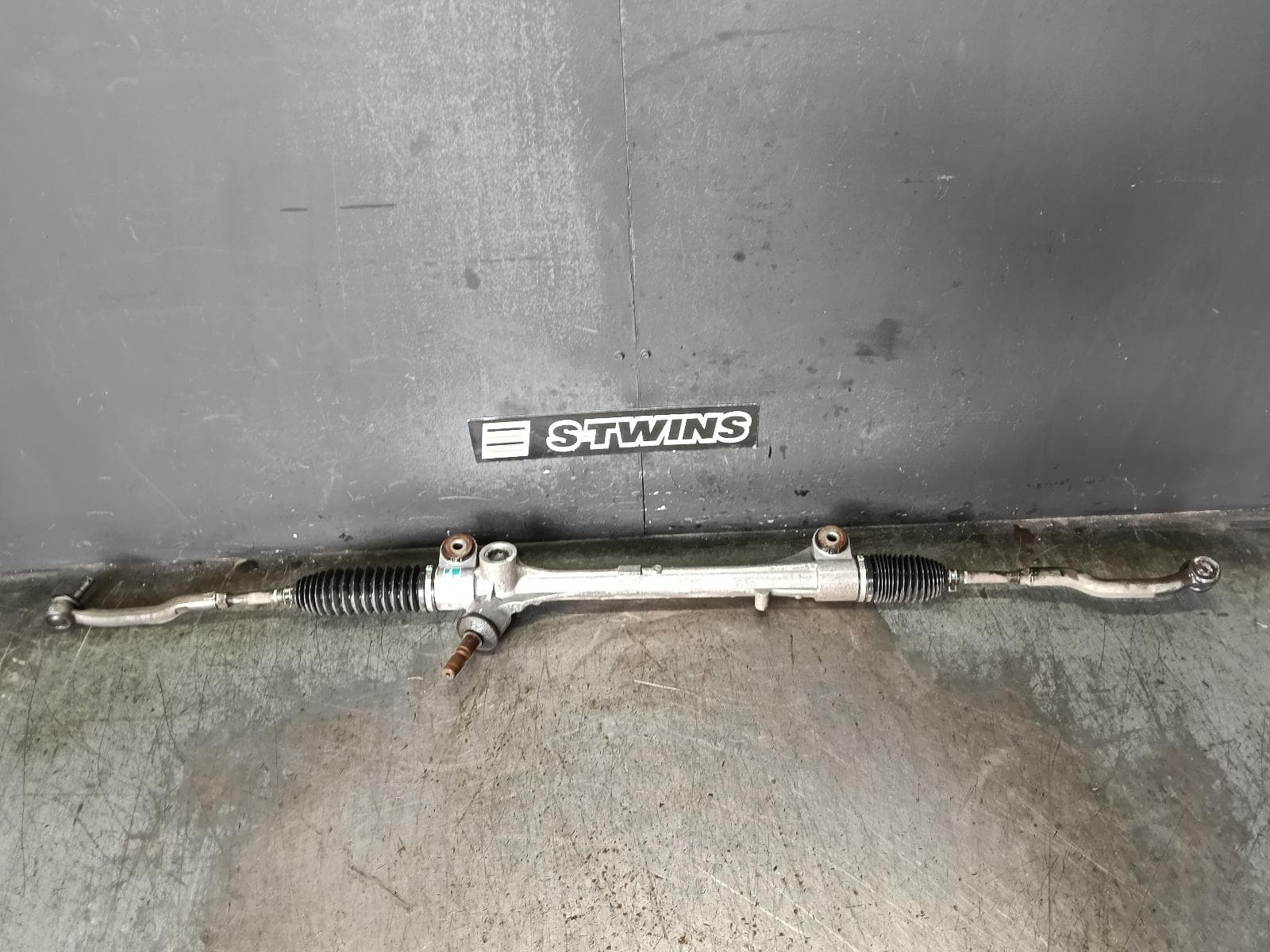 Used auto part listing image: 2013 TOYOTA CAMRY STEERING BOX RACK ASV50/AVV50, 11/11-10/17 0000419425