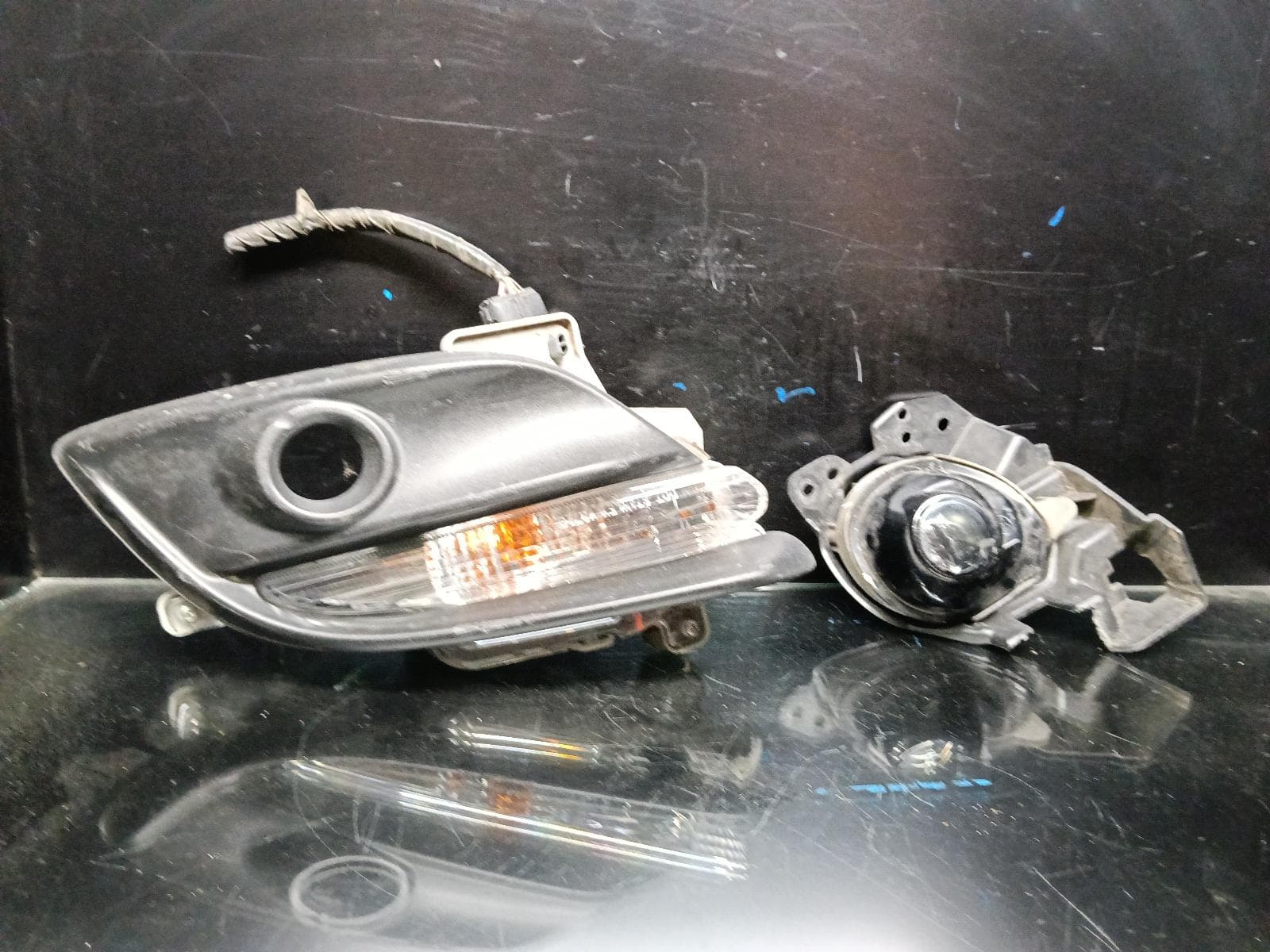 Used auto part listing image: 2018 MAZDA 3 BUMPER FLASHER, BN, 05/16-02/19 0000418370