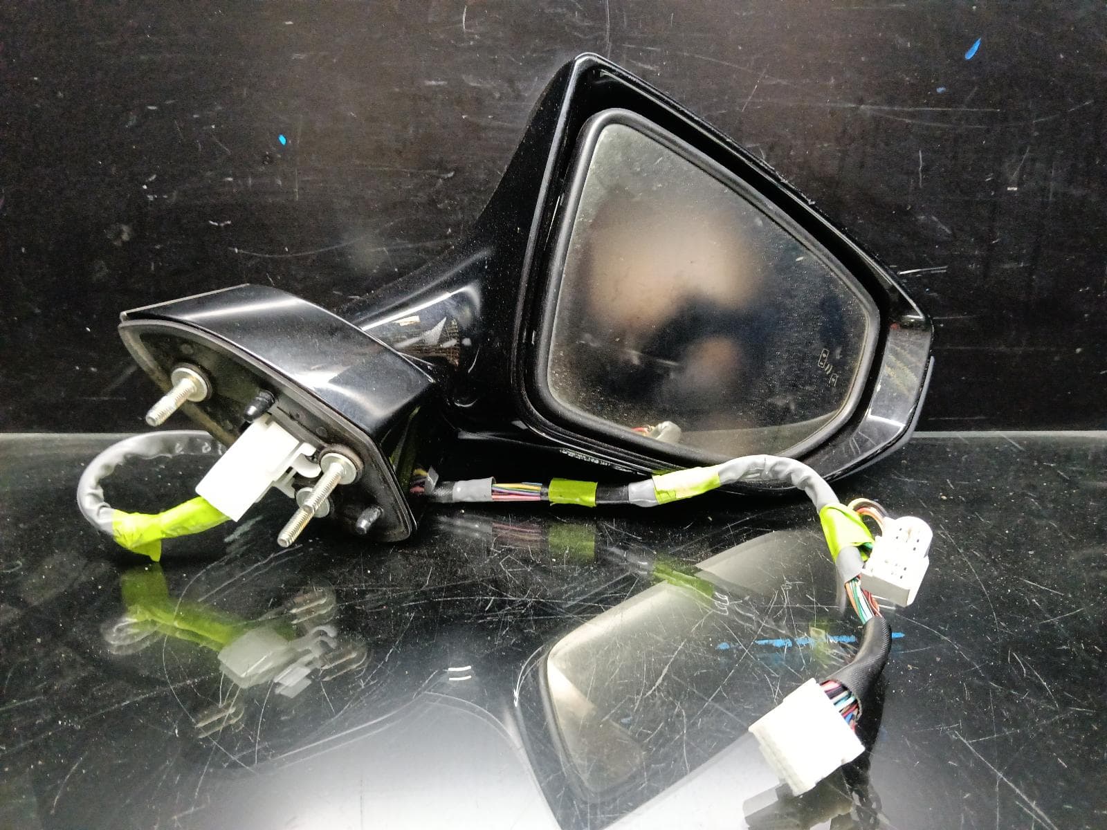 Used auto part listing image: 2019 LEXUS ES SERIES (13-) RIGHT DOOR MIRROR XZ10, HEATED, W/ CAMERA TYPE, 08/18- 0000256374