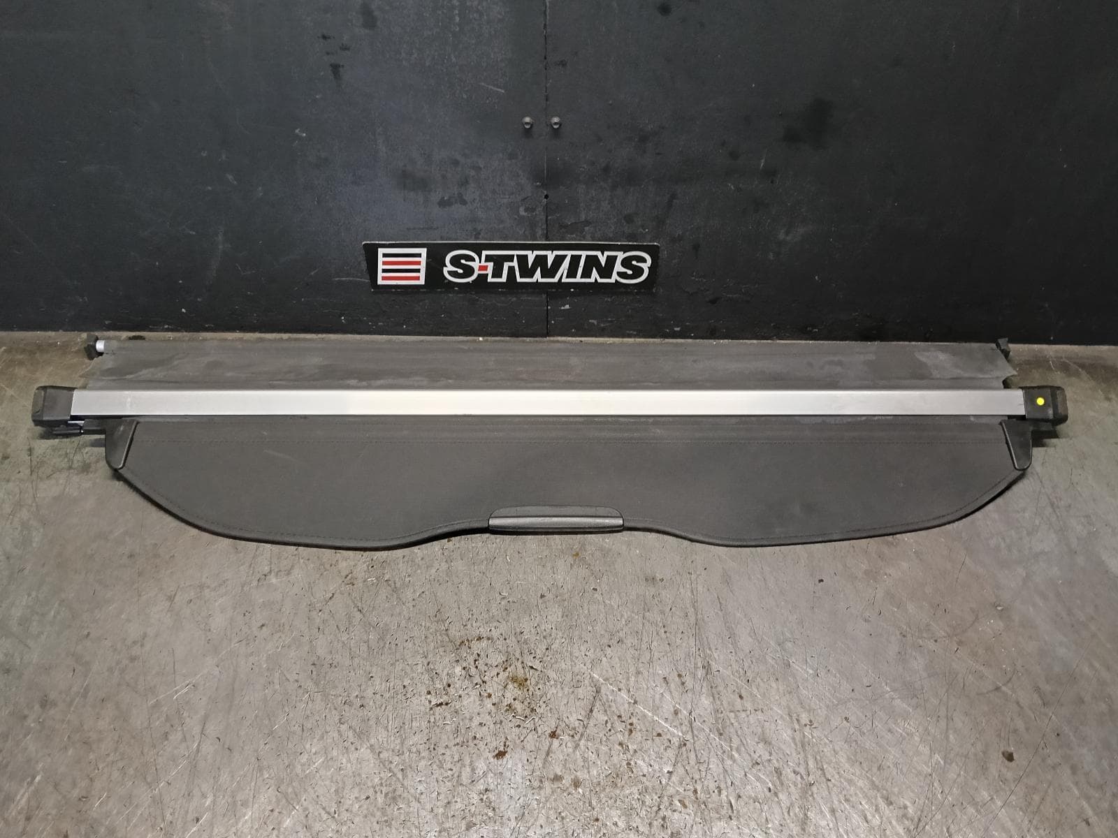 Used auto part listing image: 2017 SUBARU FORESTER PARCEL SHELF CARGO BLIND CARGO BLIND, POWER LIFT TAILGATE TYPE, SJ, 12/12-08/18 0000419689