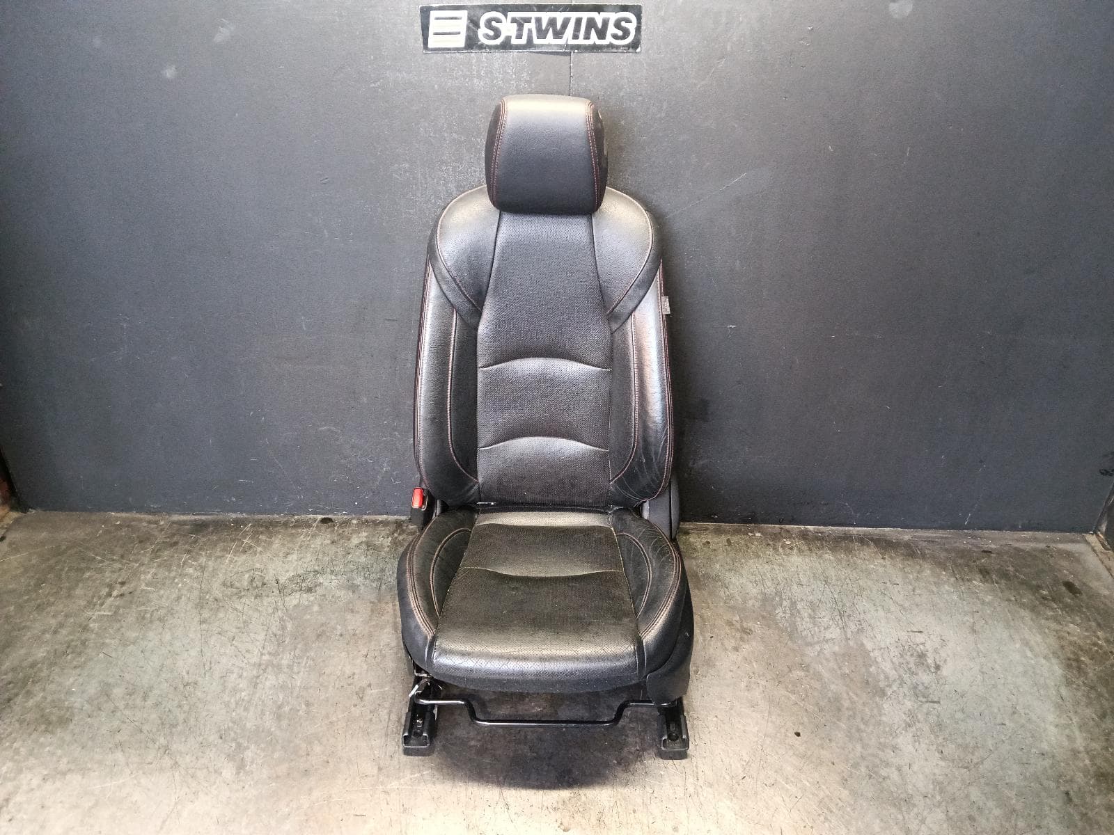 Used auto part listing image: 2016 MAZDA 3 FRONT SEAT LH FRONT, BM, LEATHER, ELECTRIC TYPE, TOURING/SP25 GT/ASTINA, 11/13-05/16 0000419725