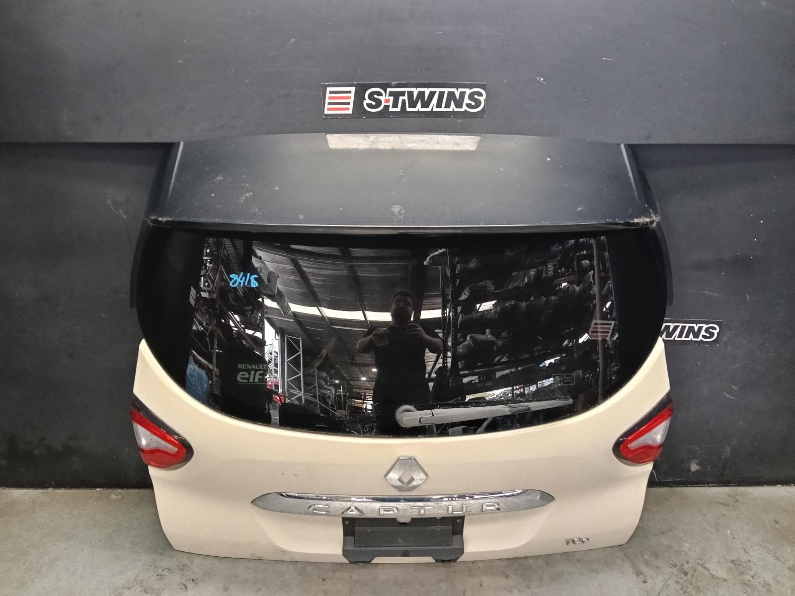 Used auto part listing image: 2017 RENAULT CAPTUR BOOTLID TAILGATE TAILGATE, J87, 08/14-12/20 0000419894