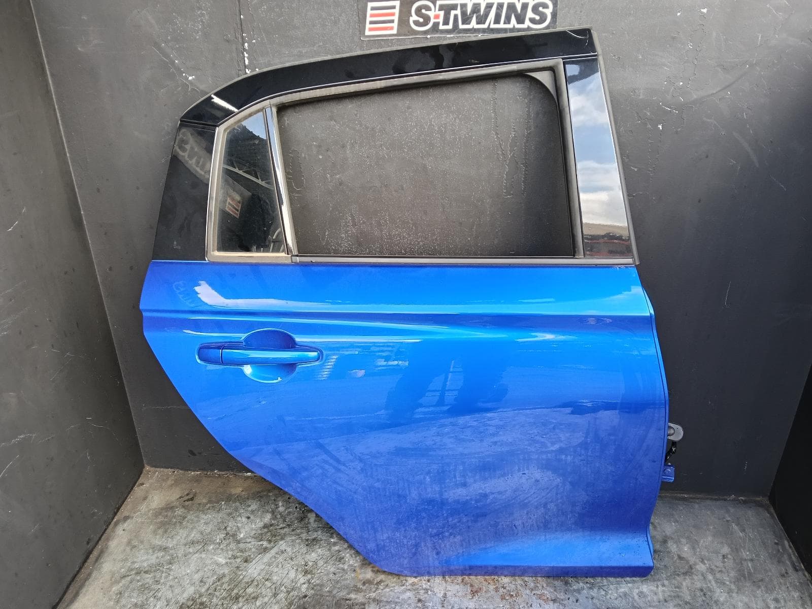 2024 SUZUKI SWIFT RIGHT REAR DOOR SLIDING UZ, 12/23- 0000419859