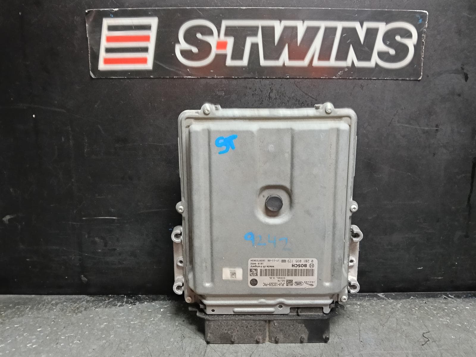 Used auto part listing image: 2018 LAND ROVER DISCOVERY L462, ECU, 3.0, DIESEL, ECU ONLY, 12/16-12/20 0000419756
