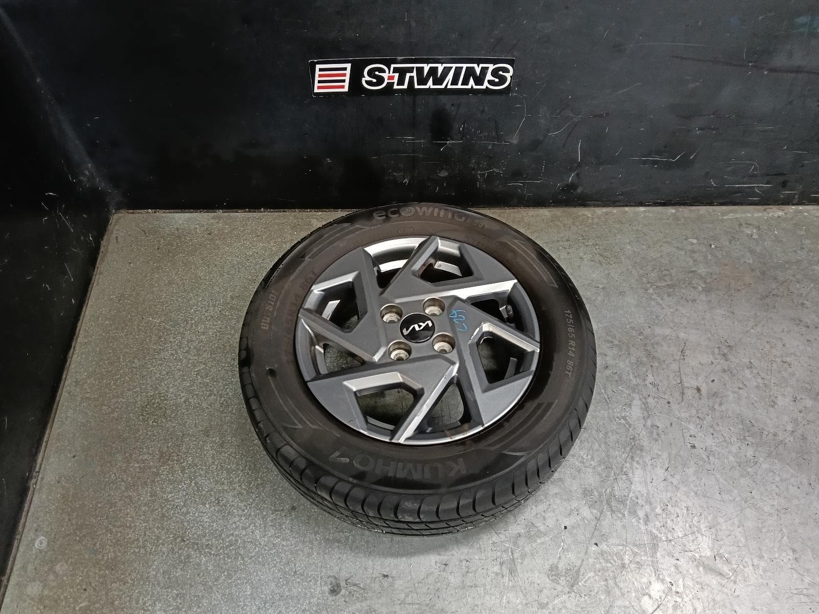 2024 KIA PICANTO WHEEL MAG JA, FACTORY, 14X5.5IN, 4 V SPOKE, 08/23- 0000419841