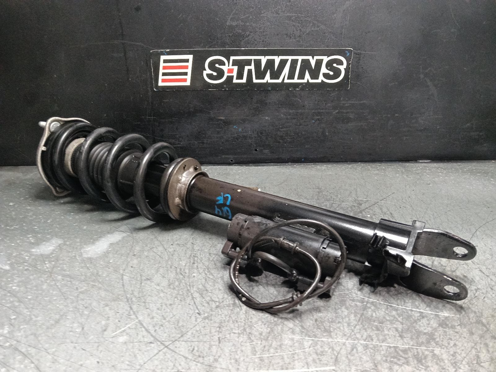 2018 MERCEDES C CLASS LEFT FRONT STRUT C205/A205, COUPE/CABRIO, C63S AMG TYPE, 01/16-07/23 0000405971