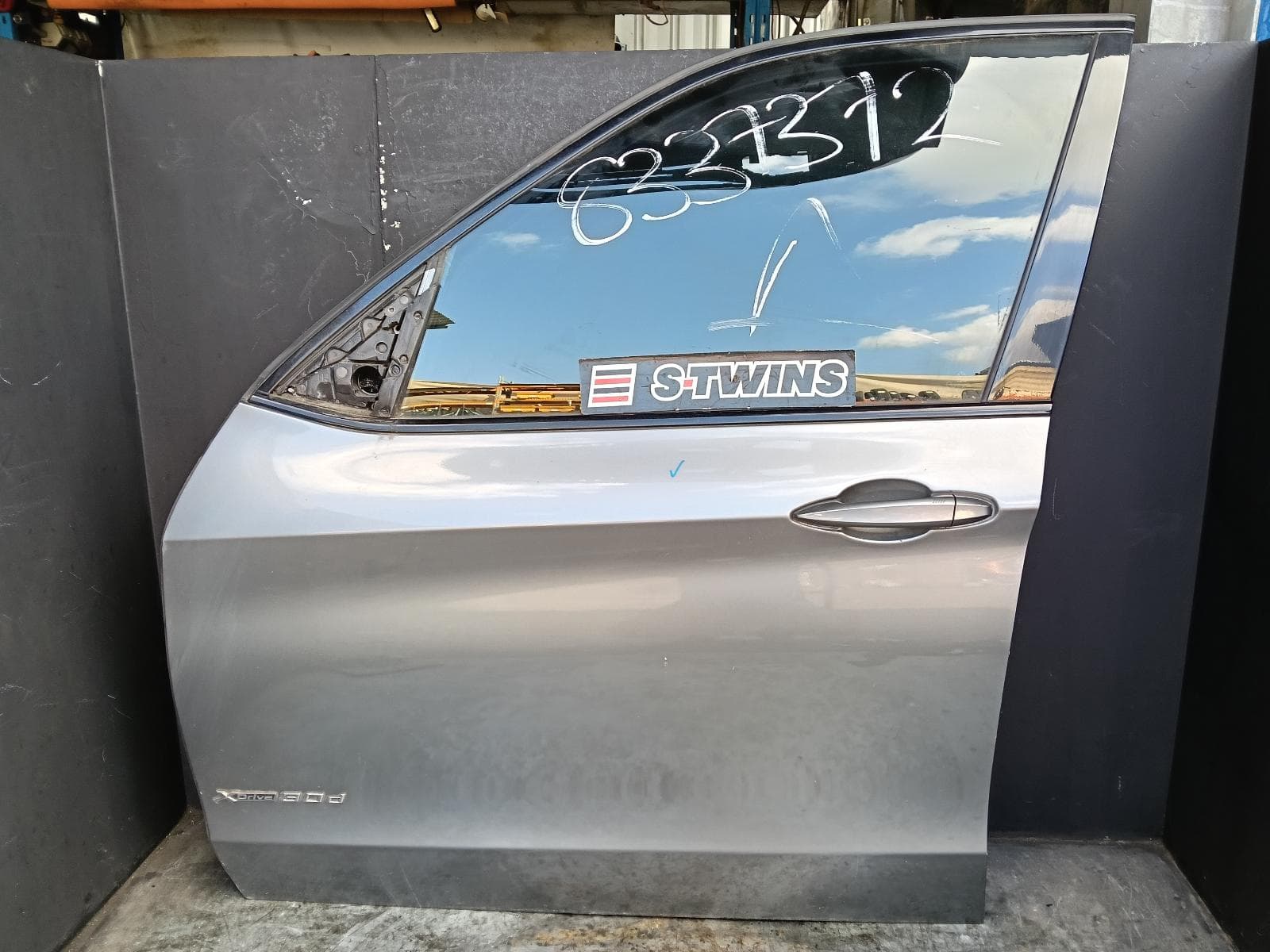 2015 BMW X5 LEFT FRONT DOOR F15, 09/13-07/18 0000419884