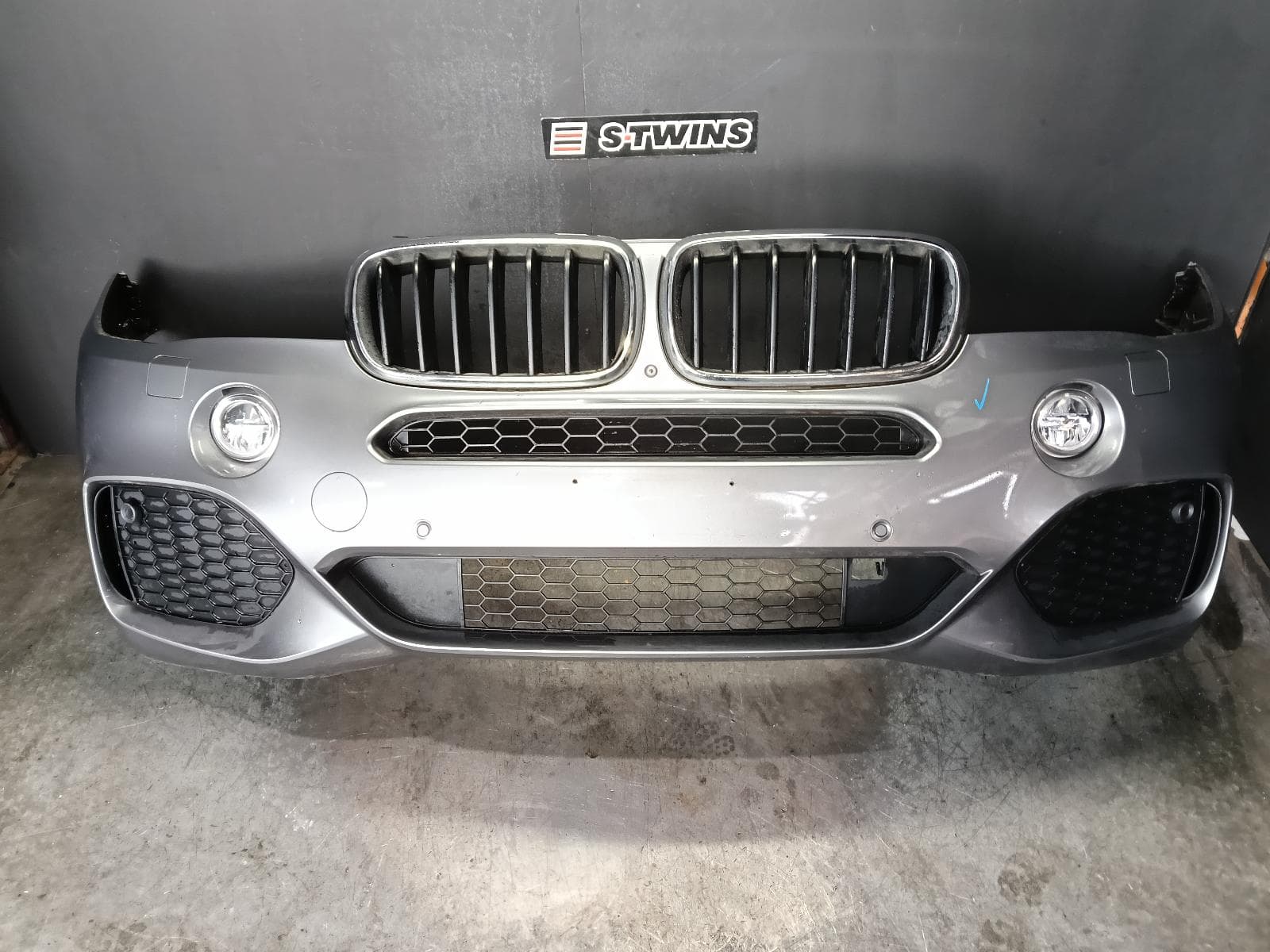 Used auto part listing image: 2015 BMW X5 FRONT BUMPER F15, M SPORT, 09/13-07/18 0000419757